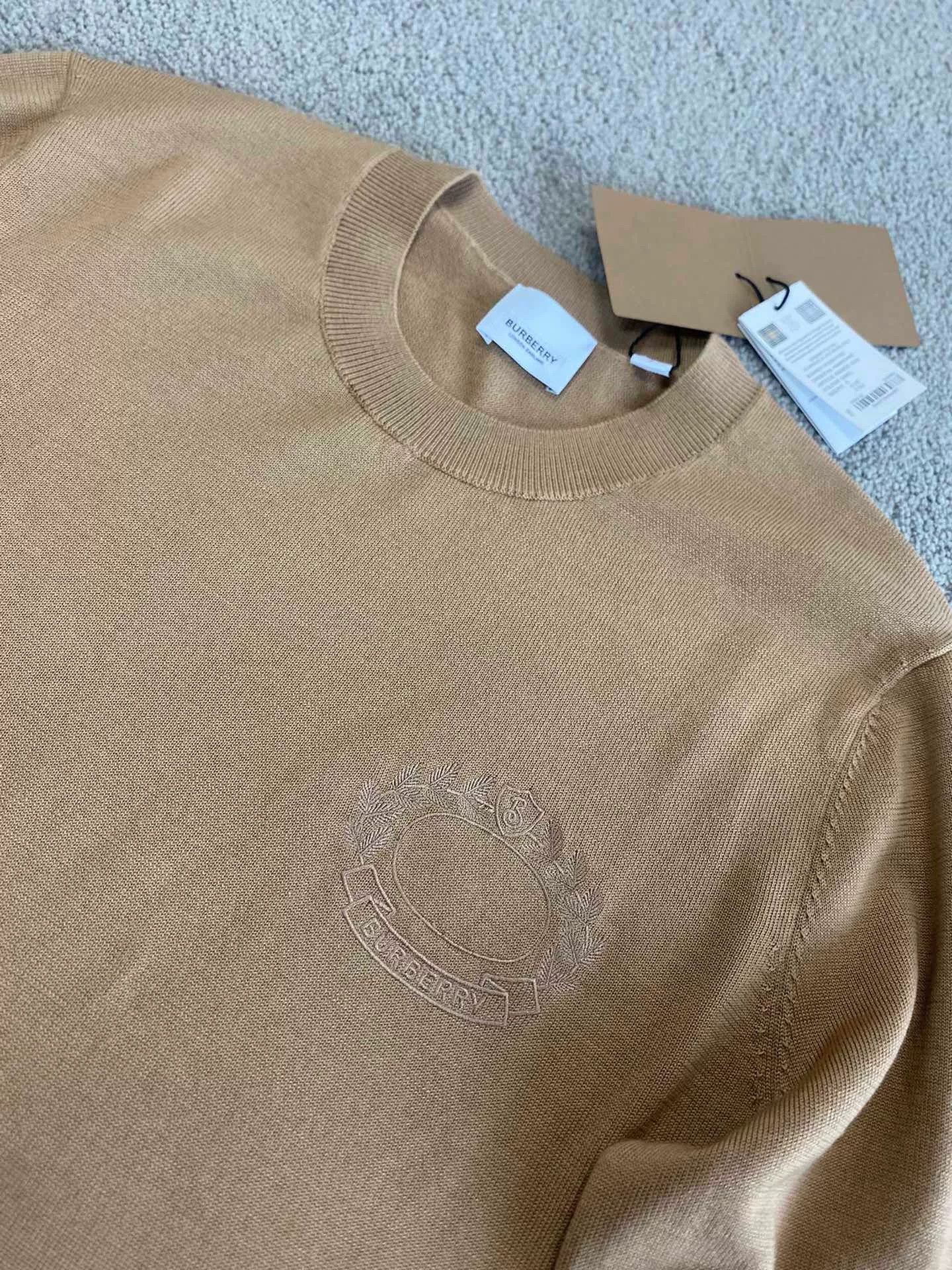 Burberry Burberry Oak Leaf Camel Wool Sweater Size US S / EU 44-46 / 1 - 2 Thumbnail