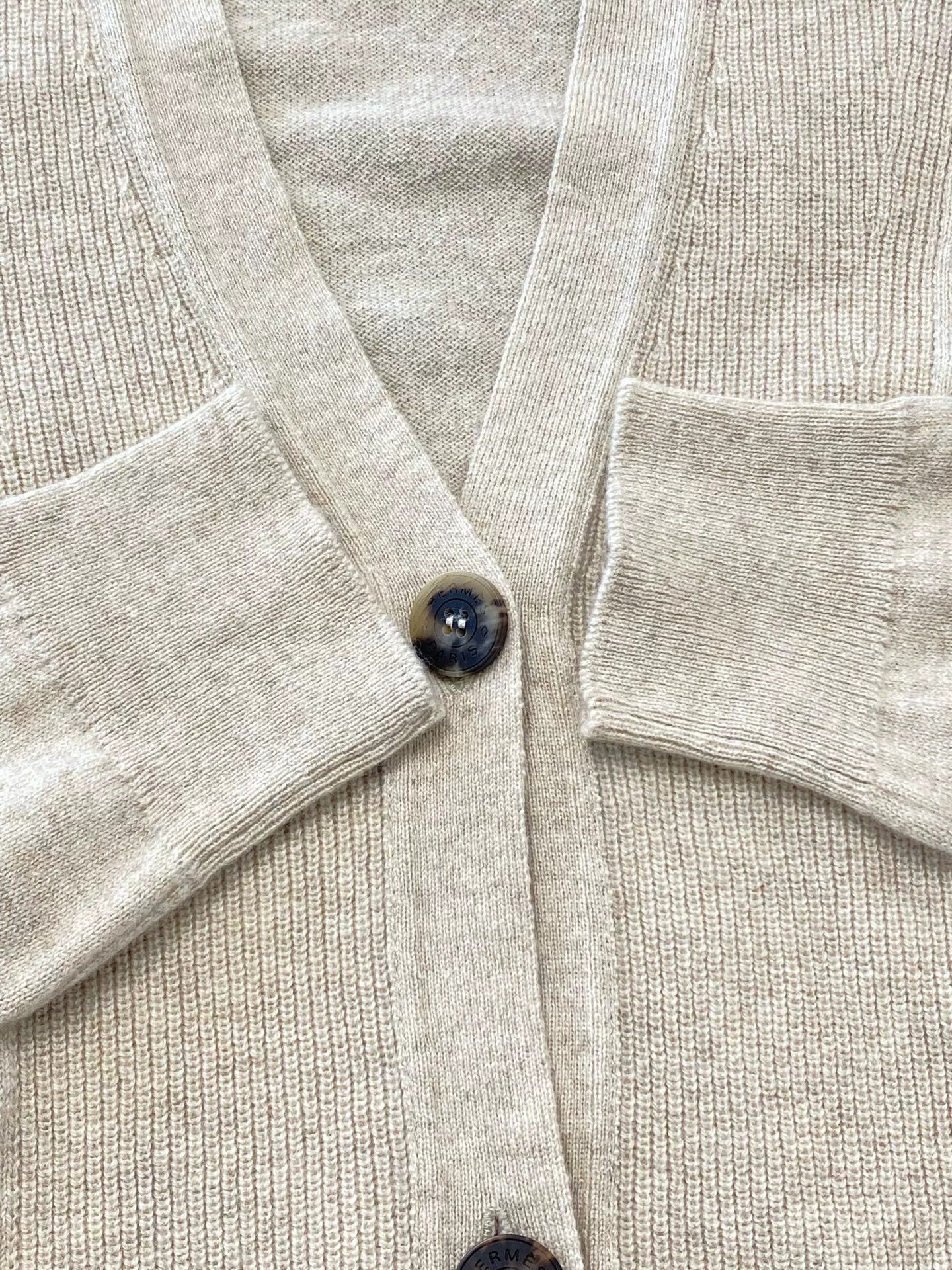 Hermes HERMES Solid V-Neck Knit Cardigan Size US S / EU 44-46 / 1 - 9 Thumbnail