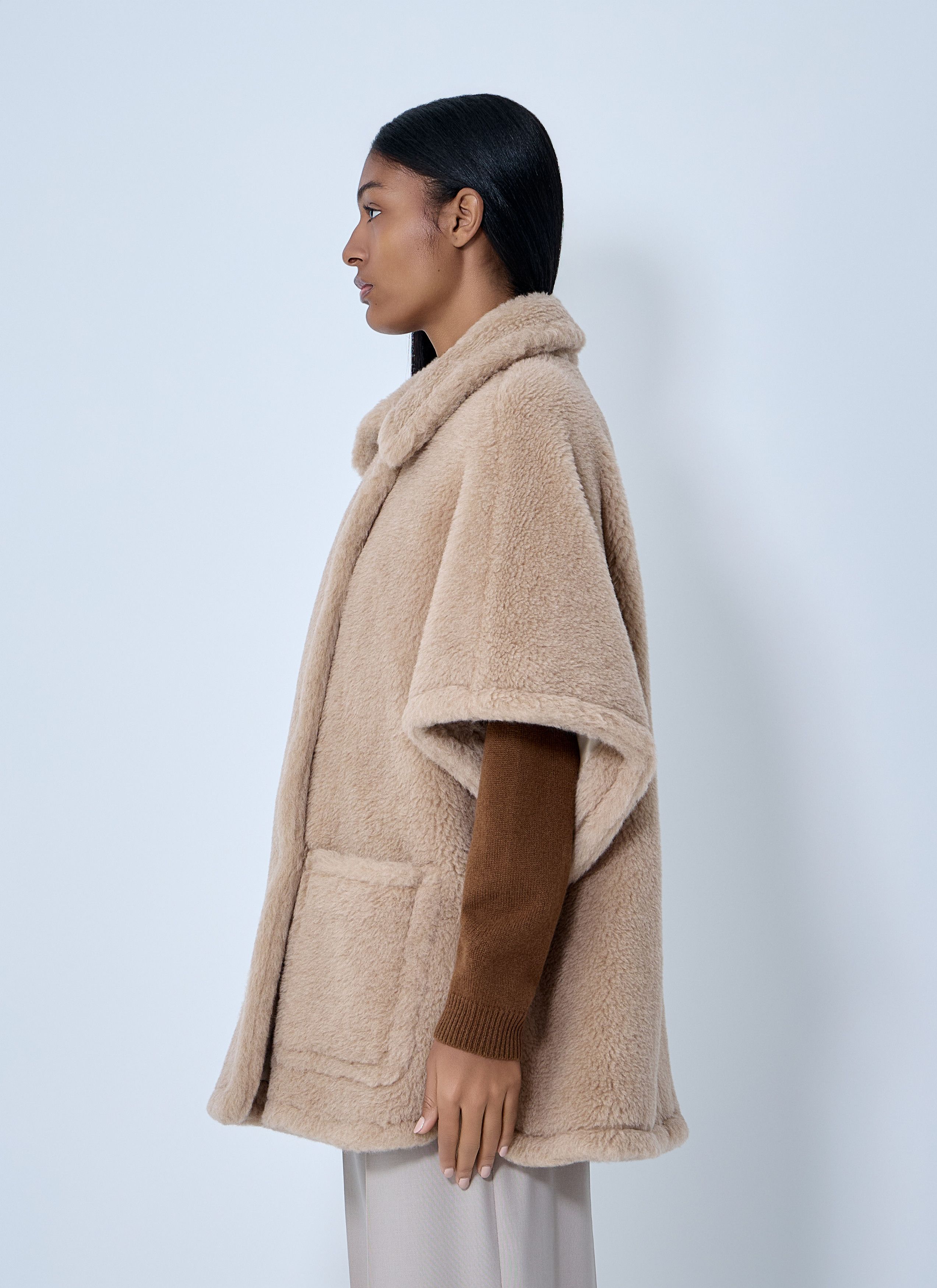 Max Mara Shearling Cape Size M / US 6-8 / IT 42-44 - 3 Thumbnail