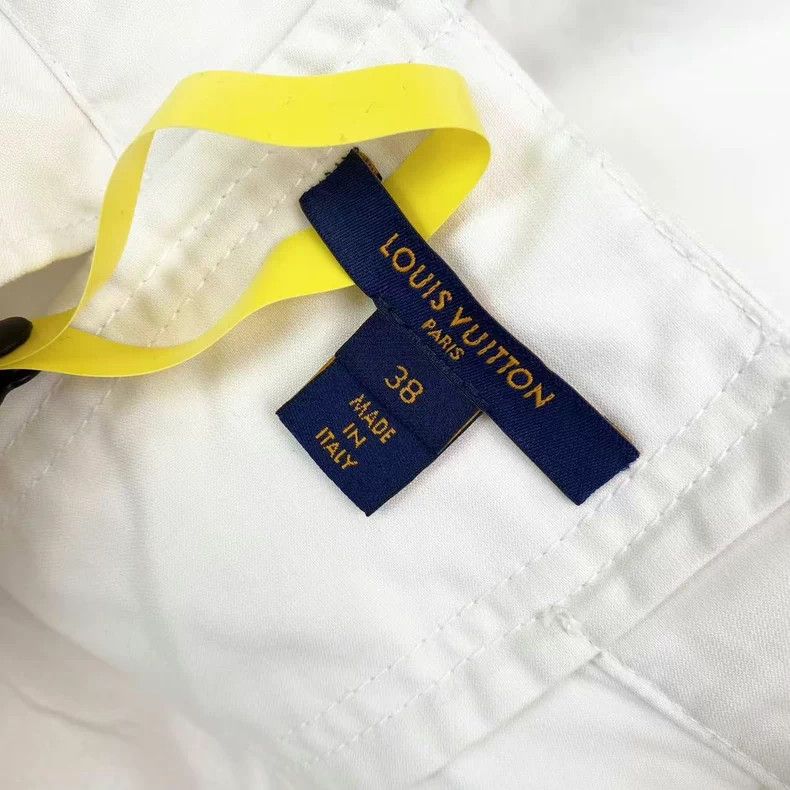 Louis Vuitton Louis Vuitton Cotton Pirate Button White Skirt Size US 38 / EU 54 - 4 Thumbnail