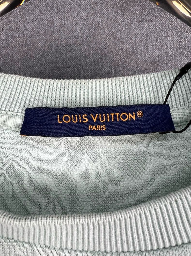 Louis Vuitton Louis Vuitton Green Monogram Embossed T-shirt Size US S / EU 44-46 / 1 - 4 Thumbnail