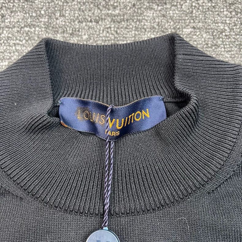 Louis Vuitton Louis Vuitton Thermal Earth Logo Sweater Size US S / EU 44-46 / 1 - 3 Thumbnail
