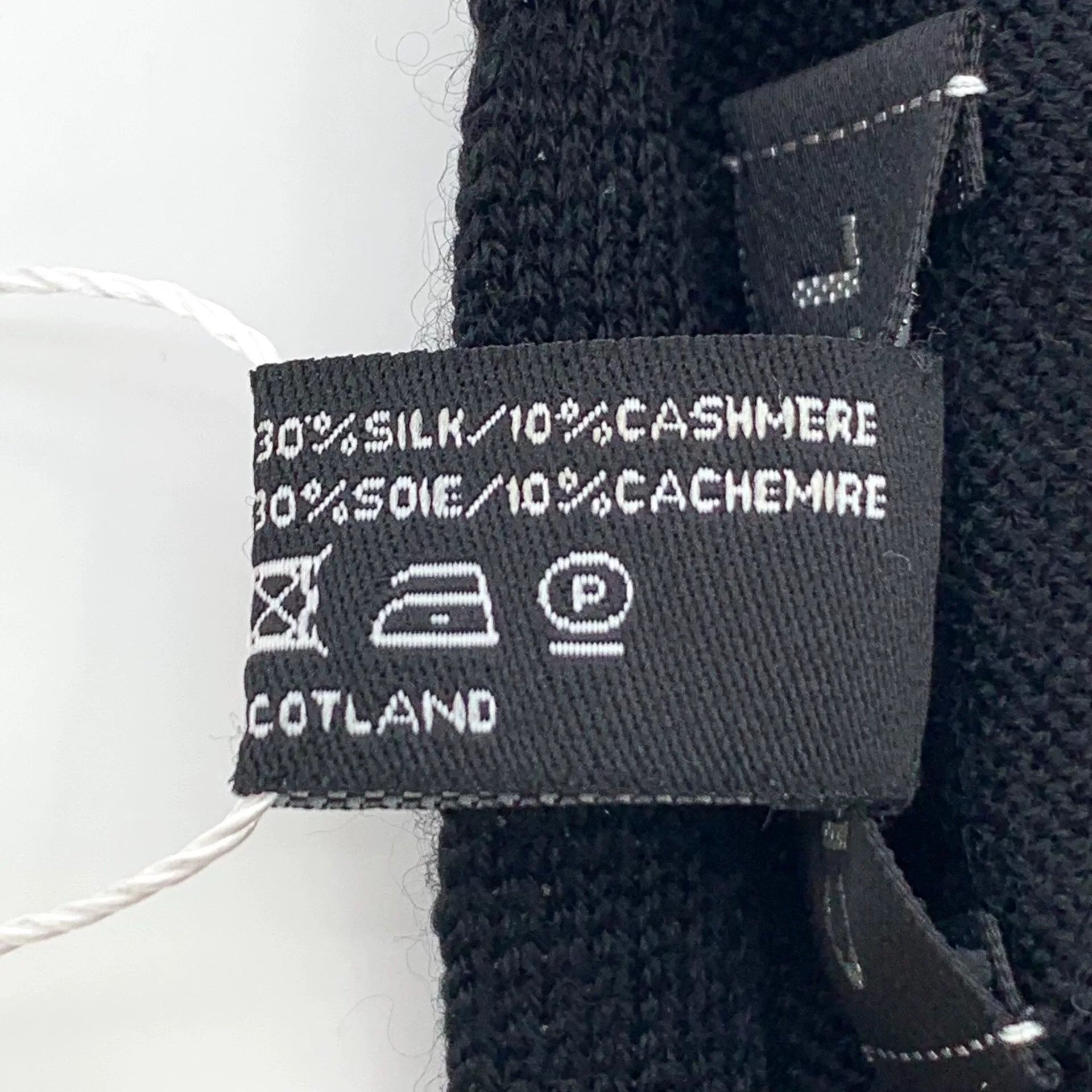 Chanel Chanel Black Logo Pearl Wool Scarf Size ONE SIZE - 8 Thumbnail