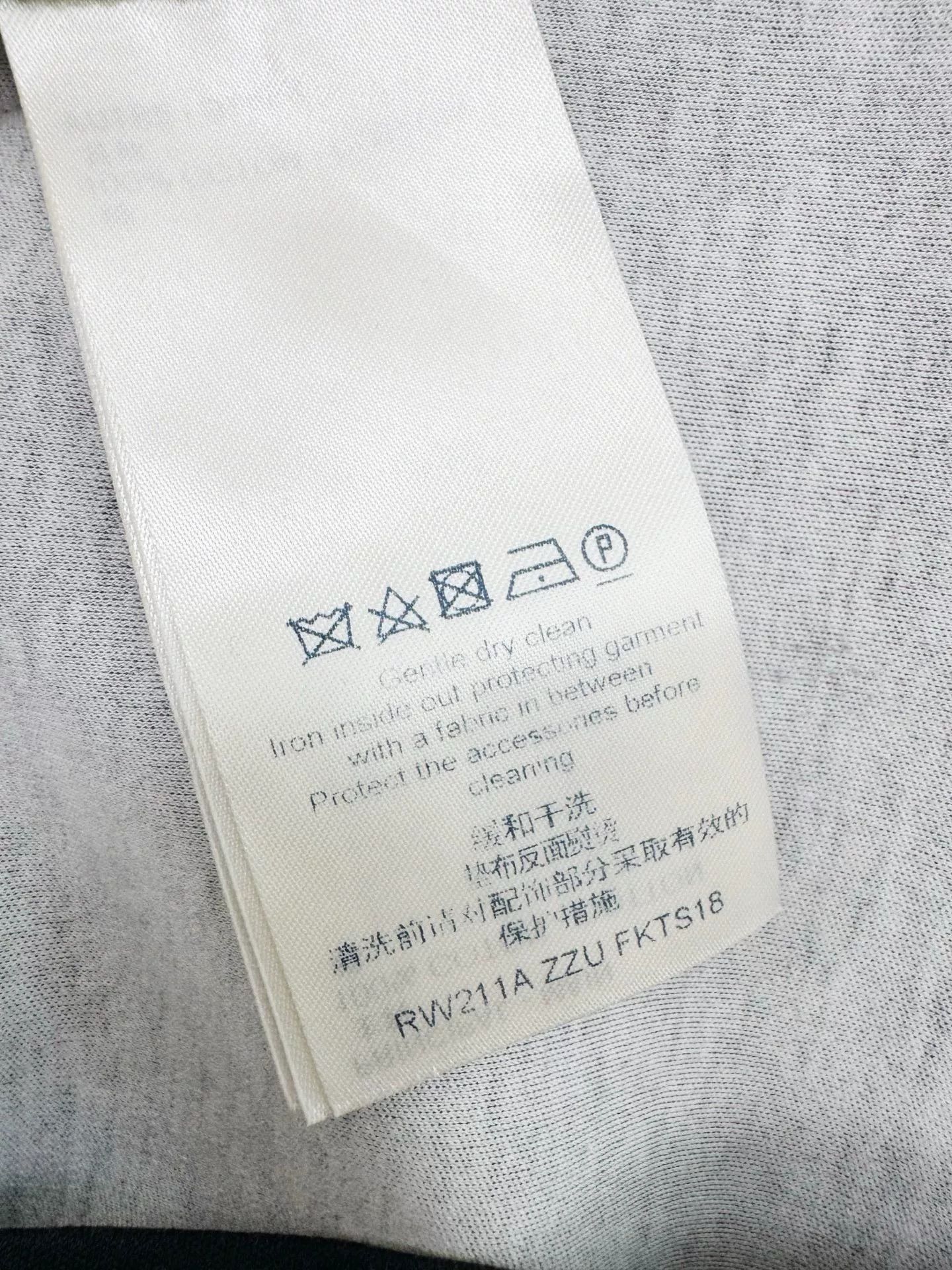 Louis Vuitton Louis Vuitton Short Sleeve T-shirt M Size US M / EU 48-50 / 2 - 5 Thumbnail