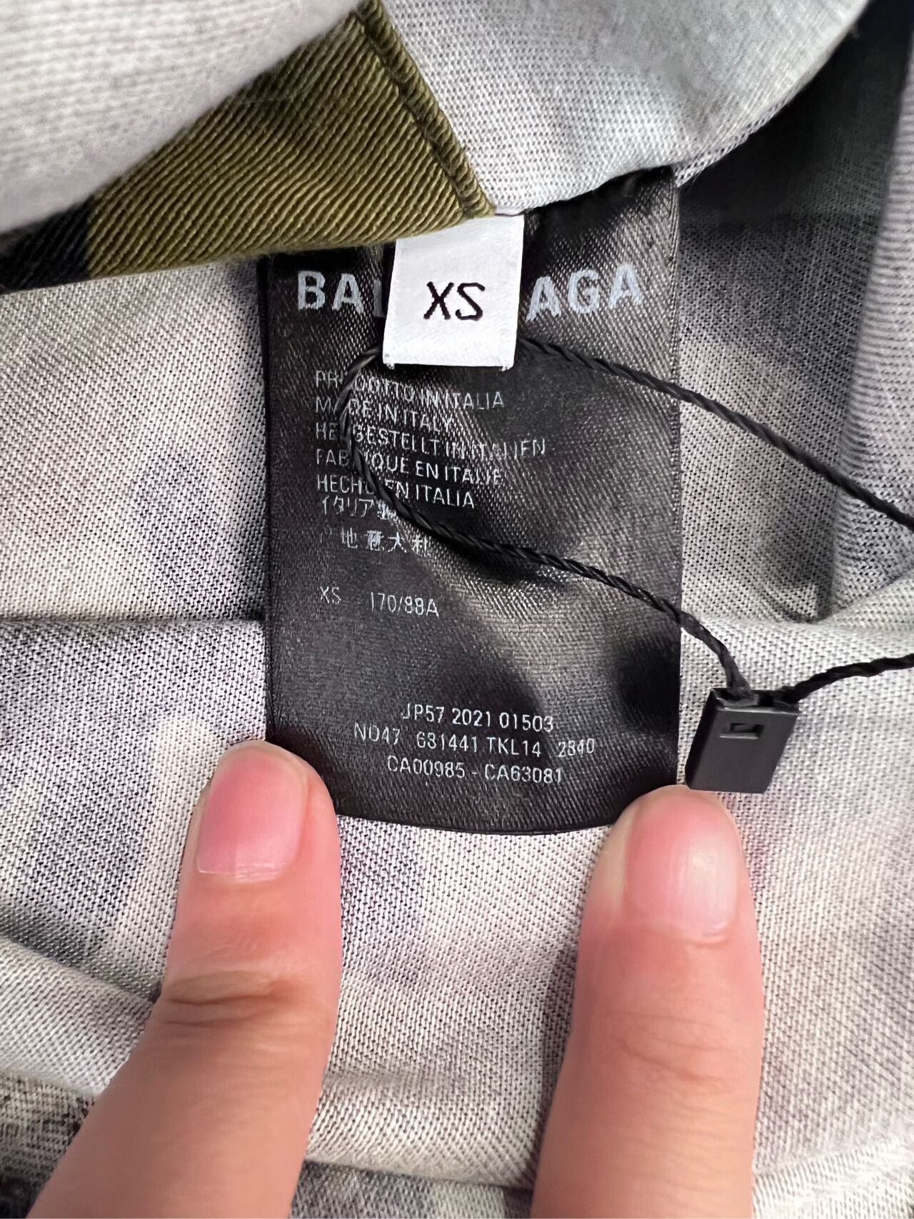 Balenciaga Balenciaga Camo Distressed Jacket SS22 Size US XS / EU 42 / 0 - 7 Thumbnail