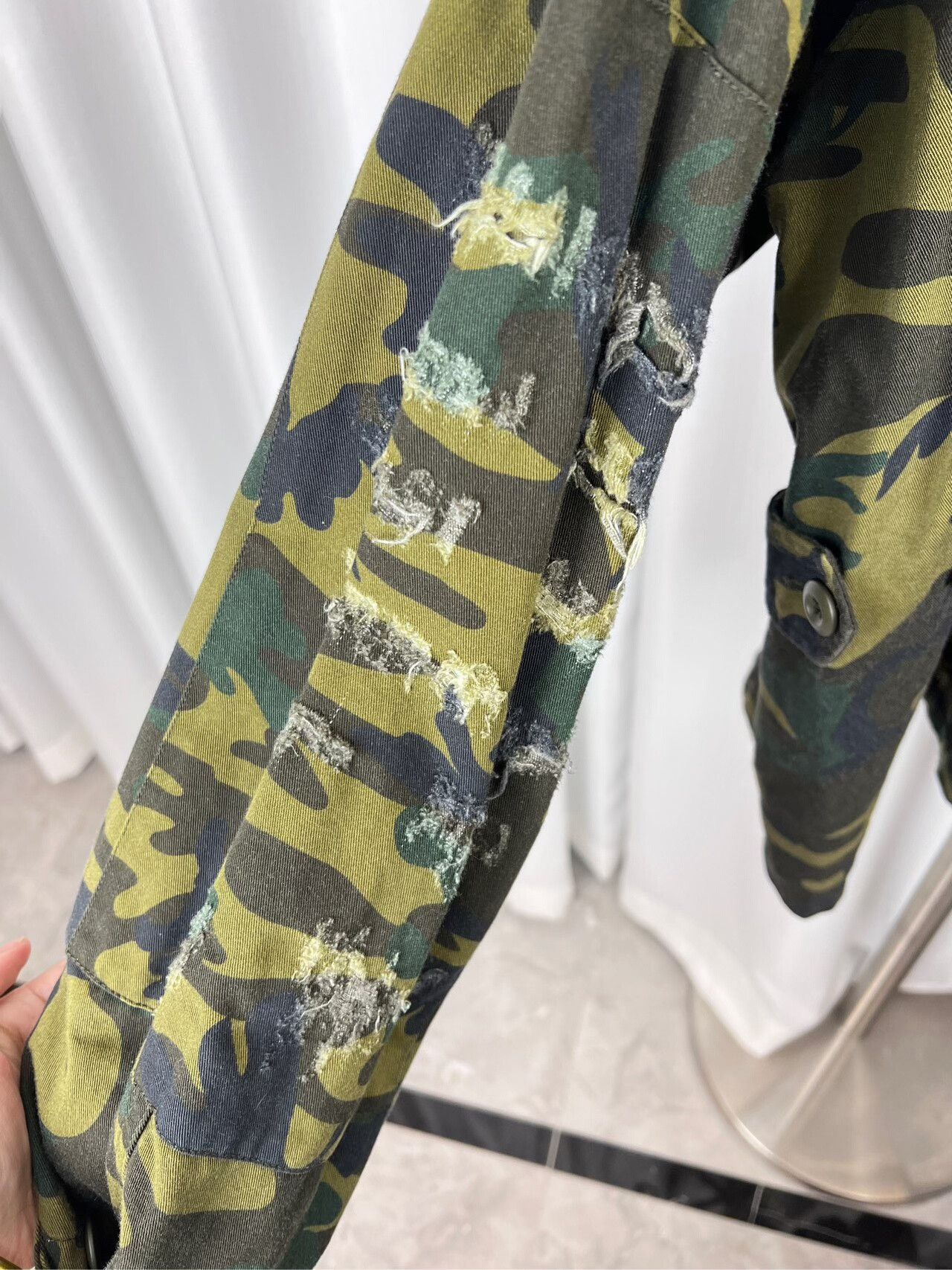 Balenciaga Balenciaga Camo Distressed Jacket SS22 Size US XS / EU 42 / 0 - 5 Thumbnail