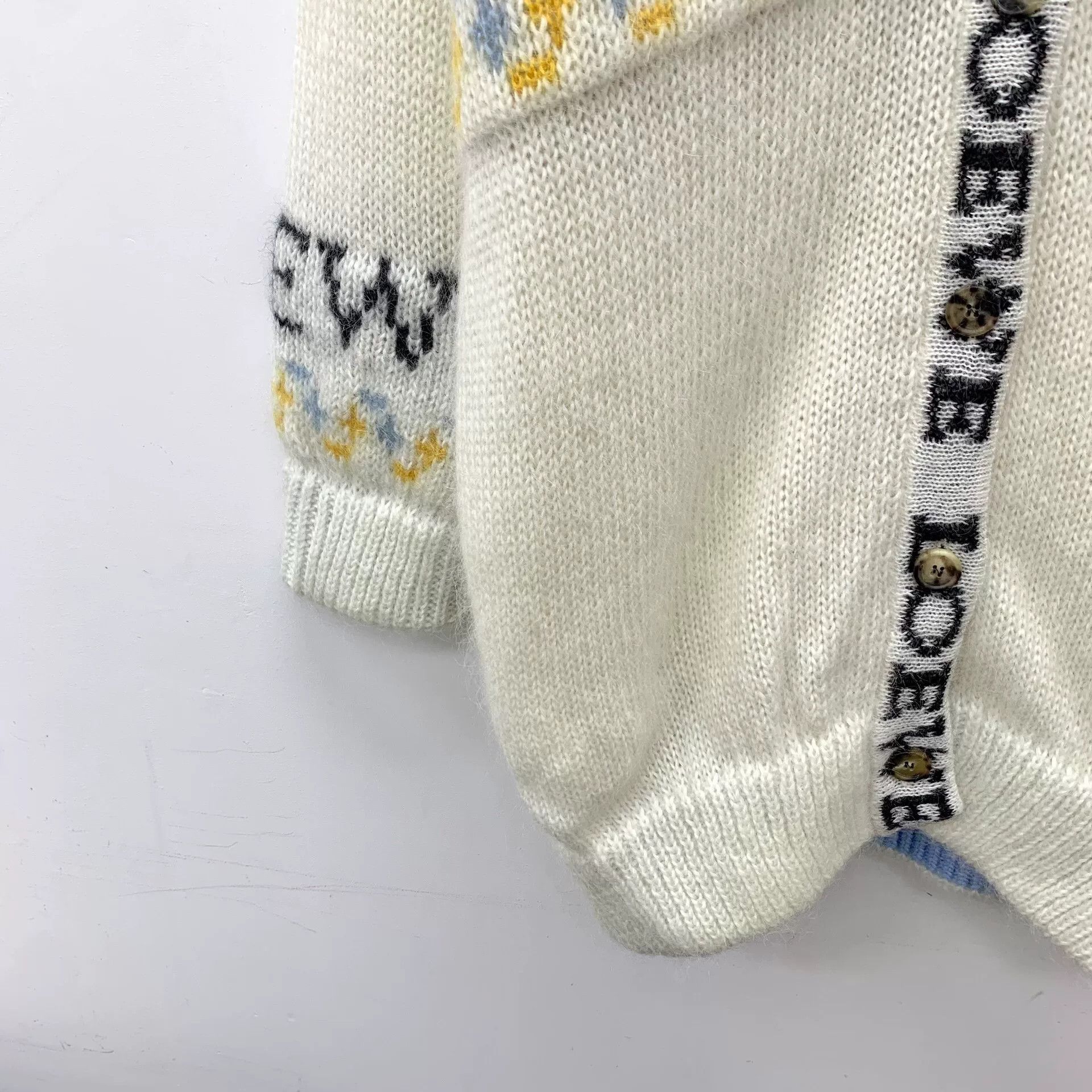 Loewe Loewe White Logo V-Neck Knit Cardigan Size US S / EU 44-46 / 1 - 4 Thumbnail