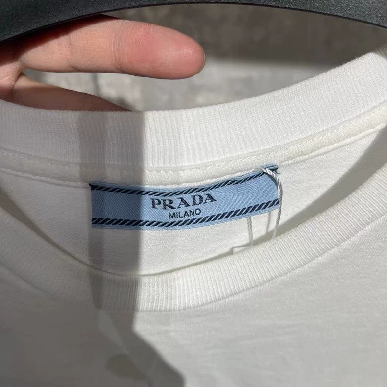 Prada Prada Metal Triangle Logo Short Sleeve Size US M / EU 48-50 / 2 - 4 Thumbnail