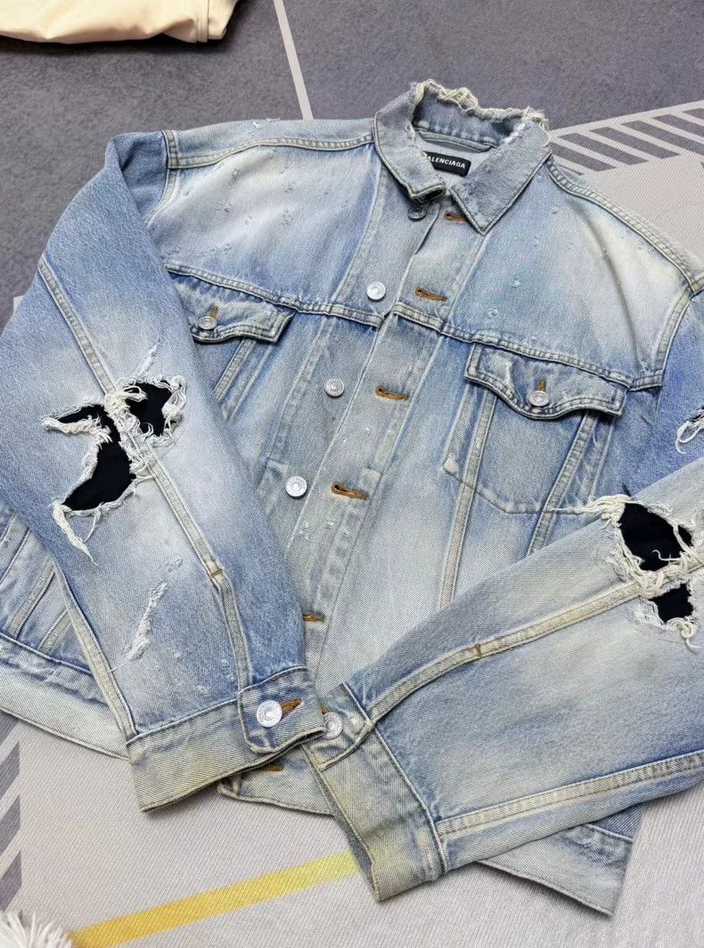 Balenciaga Balenciaga Distressed Denim Jacket Size US M / EU 48-50 / 2 - 4 Thumbnail