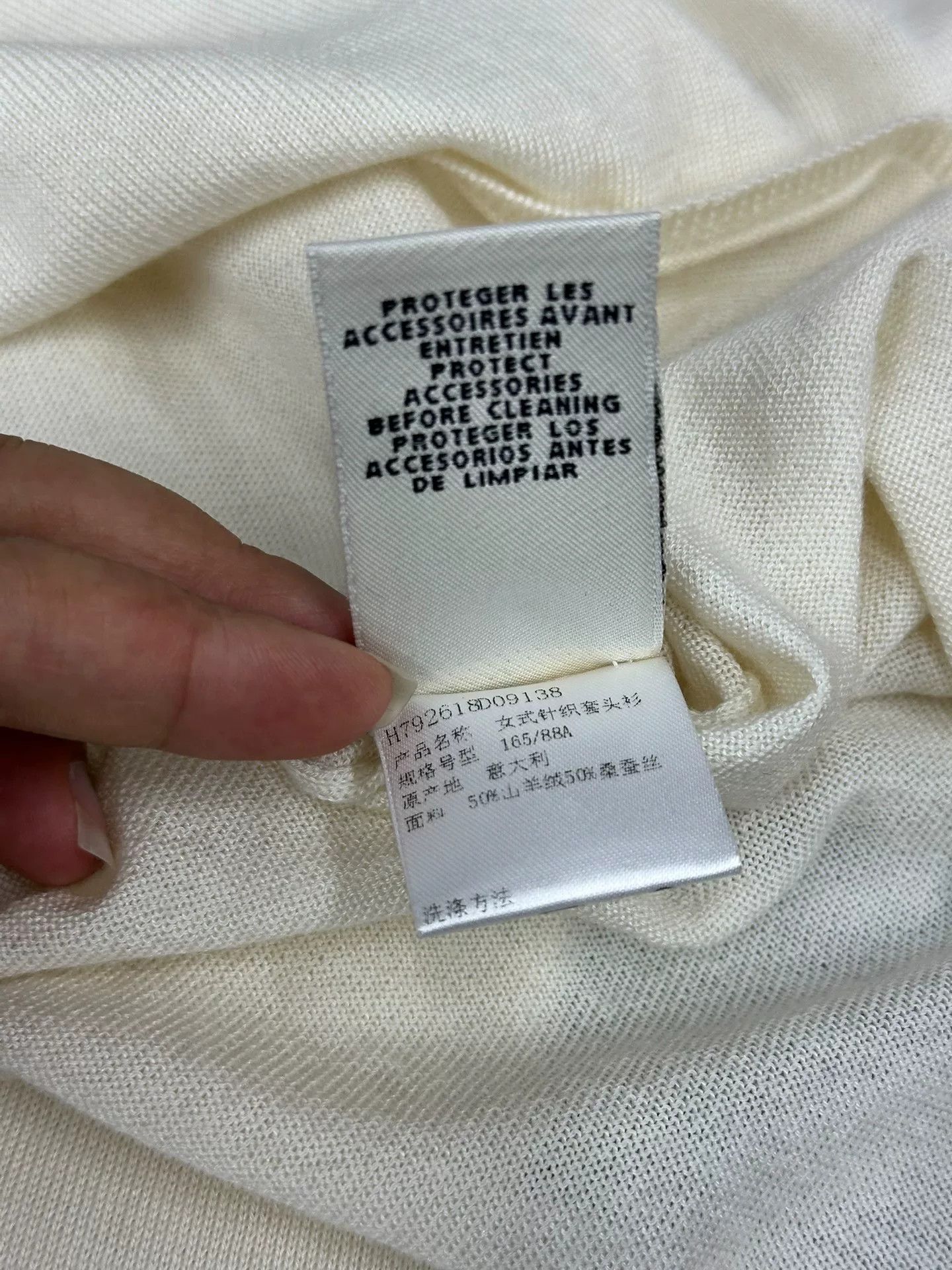 Hermes Hermes White Cashmere Turtleneck Sweater Size US M / EU 48-50 / 2 - 7 Thumbnail