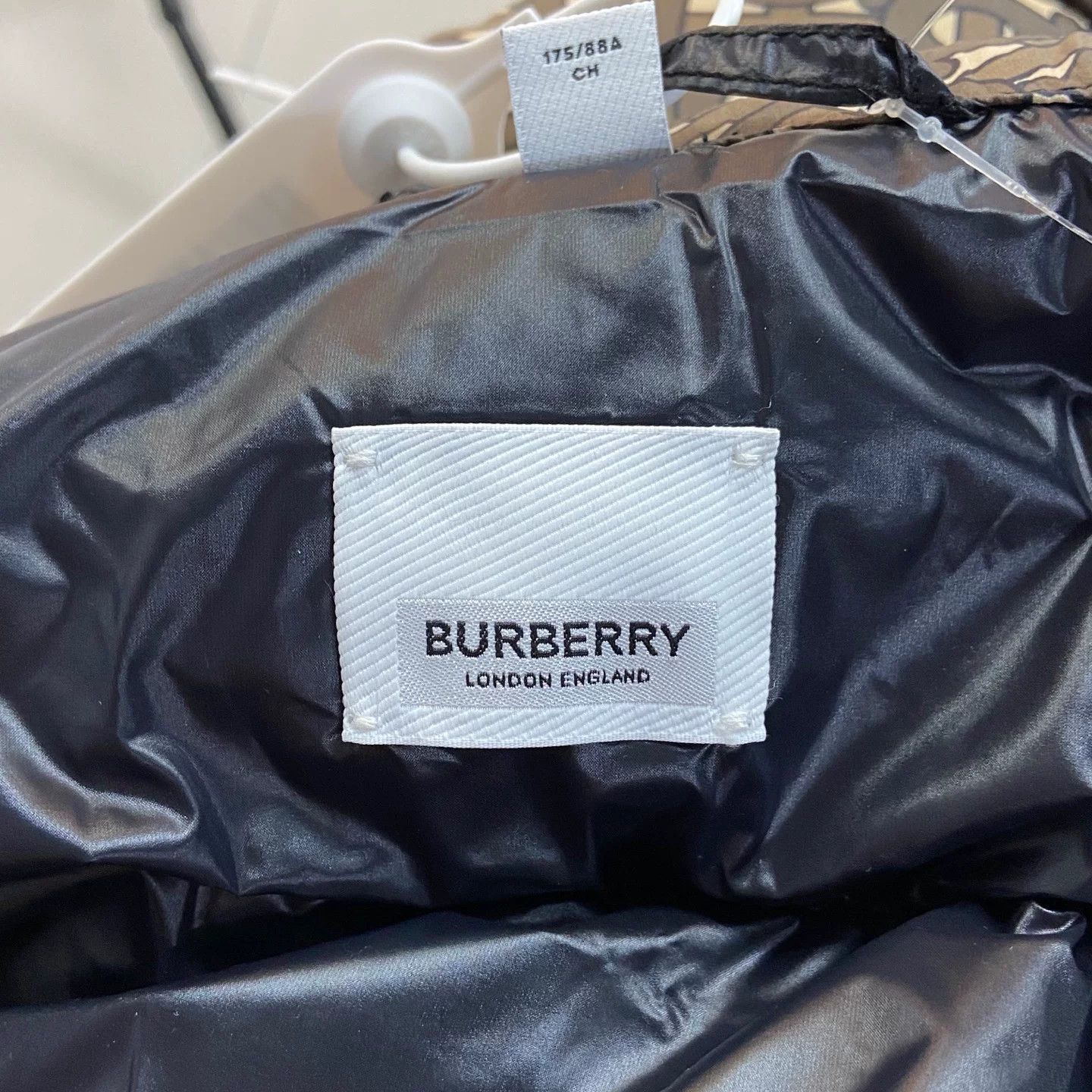Burberry Burberry Logo Print Down Jacket Size US S / EU 44-46 / 1 - 4 Thumbnail