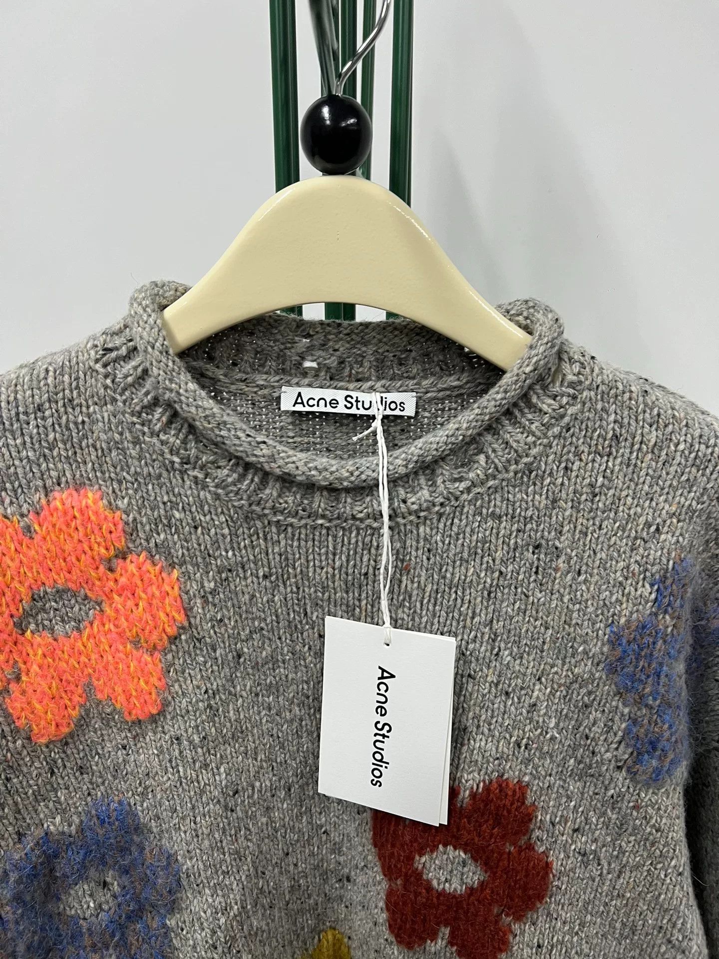 Acne Studios Acne Studios Floral Intarsia Crewneck Sweater Size US S / EU 44-46 / 1 - 3 Thumbnail