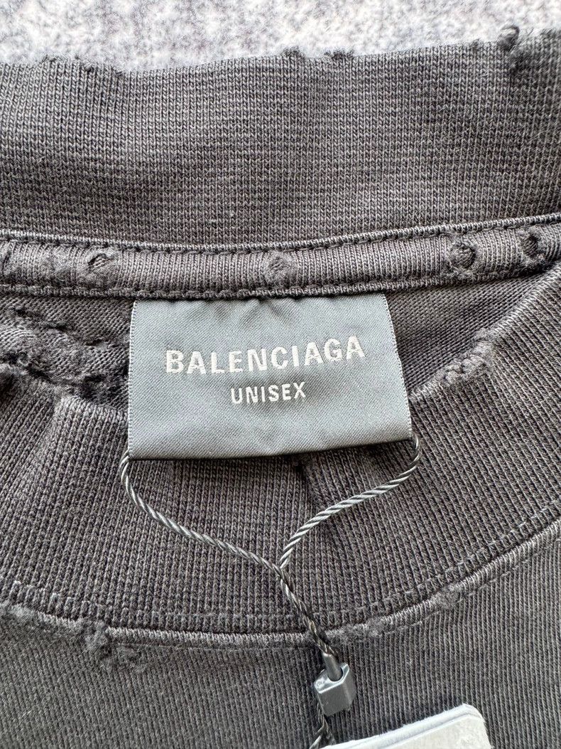Balenciaga Balenciaga Back Sanskrit Logo Distressed Tee Size US M / EU 48-50 / 2 - 3 Thumbnail