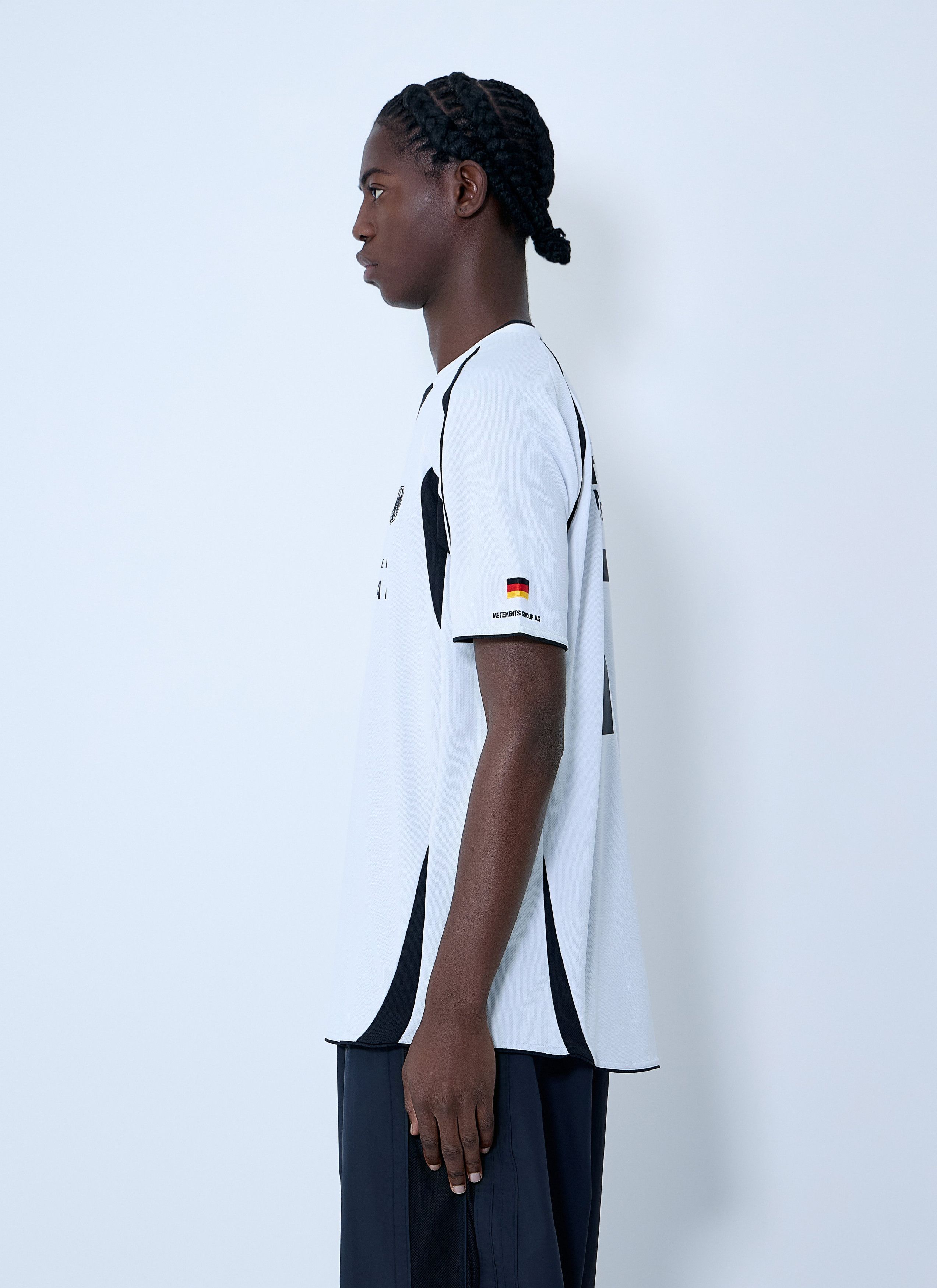 Vetements Trademark Football T-Shirt Size US M / EU 48-50 / 2 - 3 Thumbnail