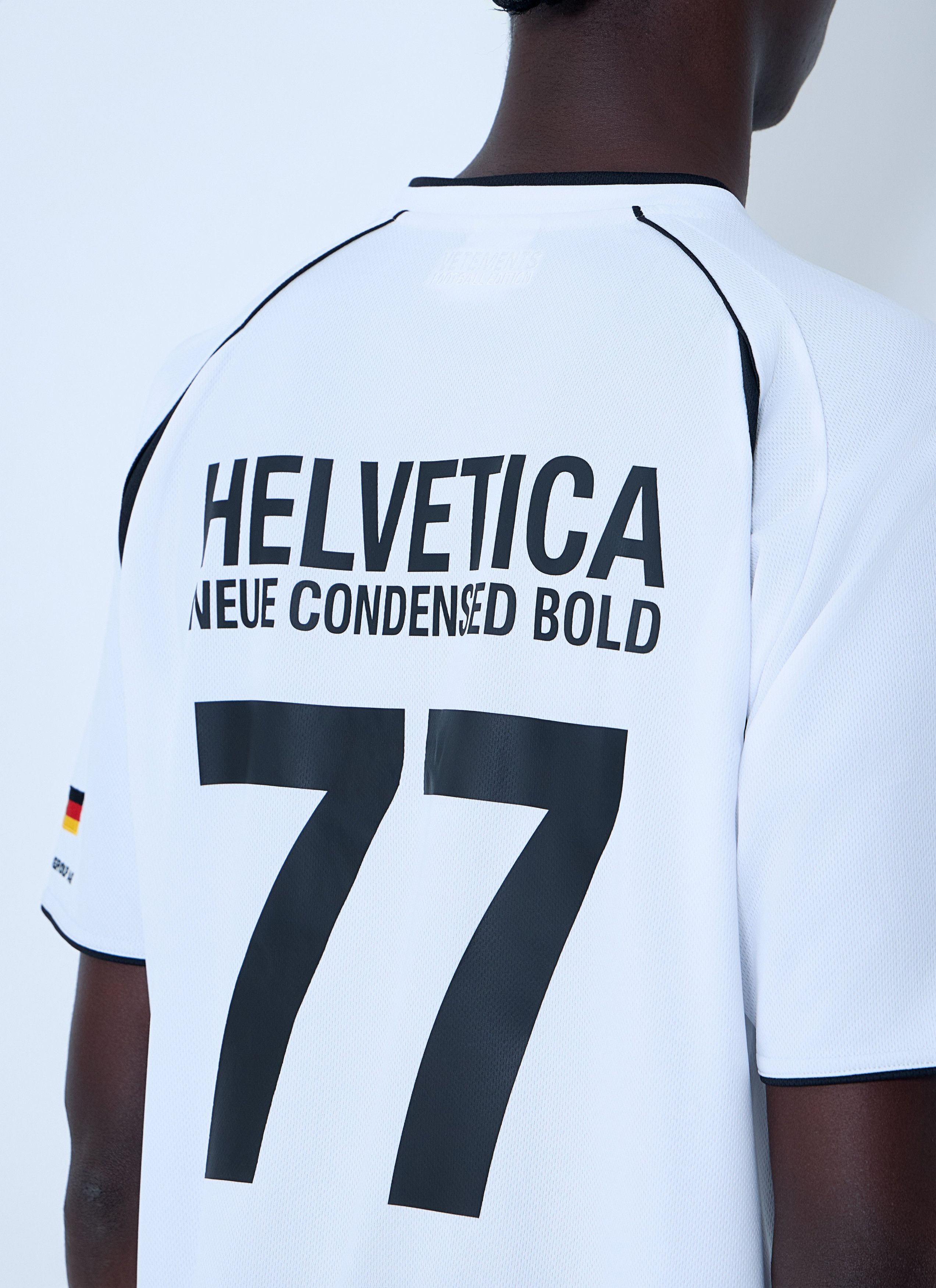 Vetements Trademark Football T-Shirt Size US M / EU 48-50 / 2 - 6 Thumbnail