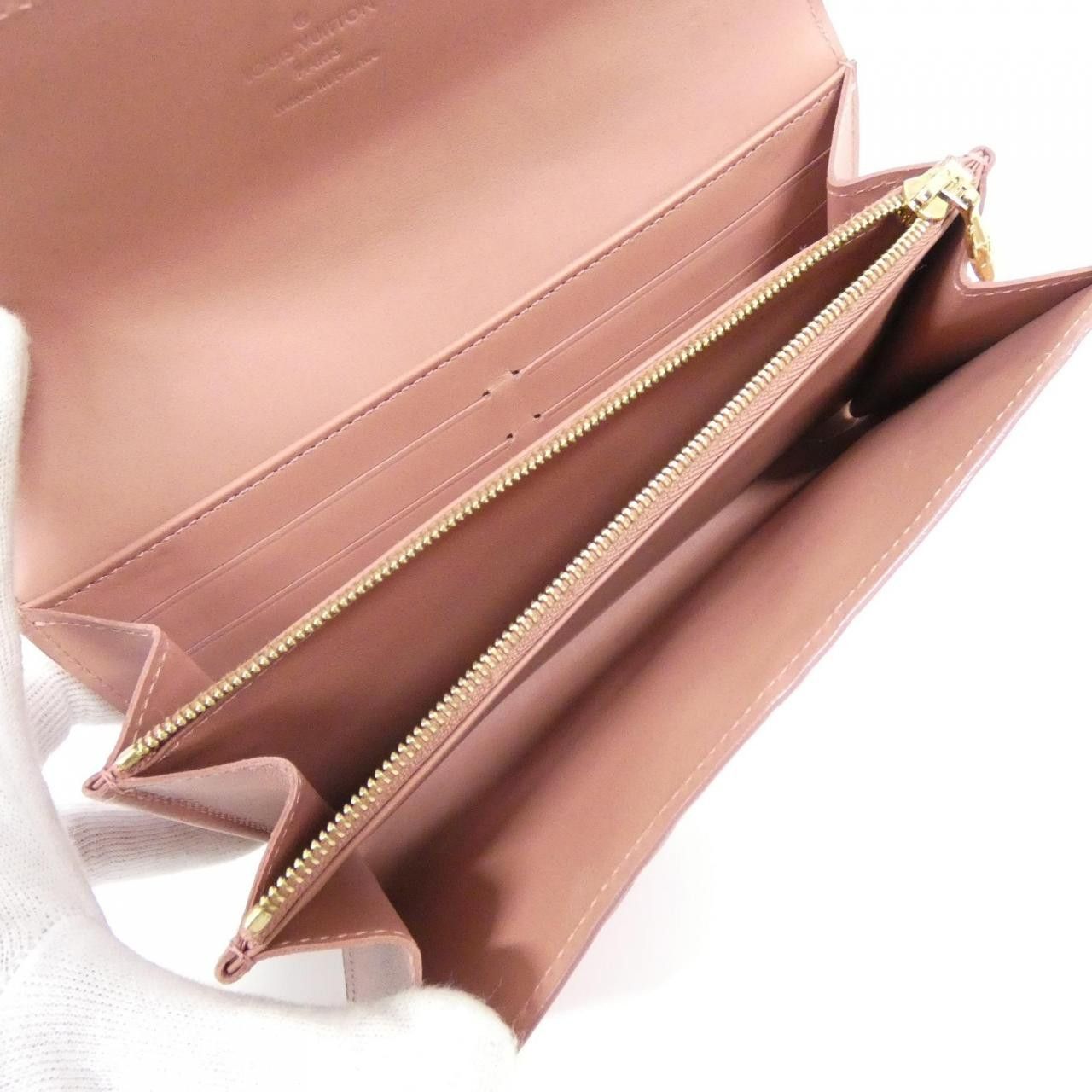 Louis Vuitton Louis Vuitton Louis Vuitton Monogram Vernis Flower Ikat Long Wallet Enamel Long Wallet M90023 DUTY FREE for USA Size ONE SIZE - 9 Thumbnail
