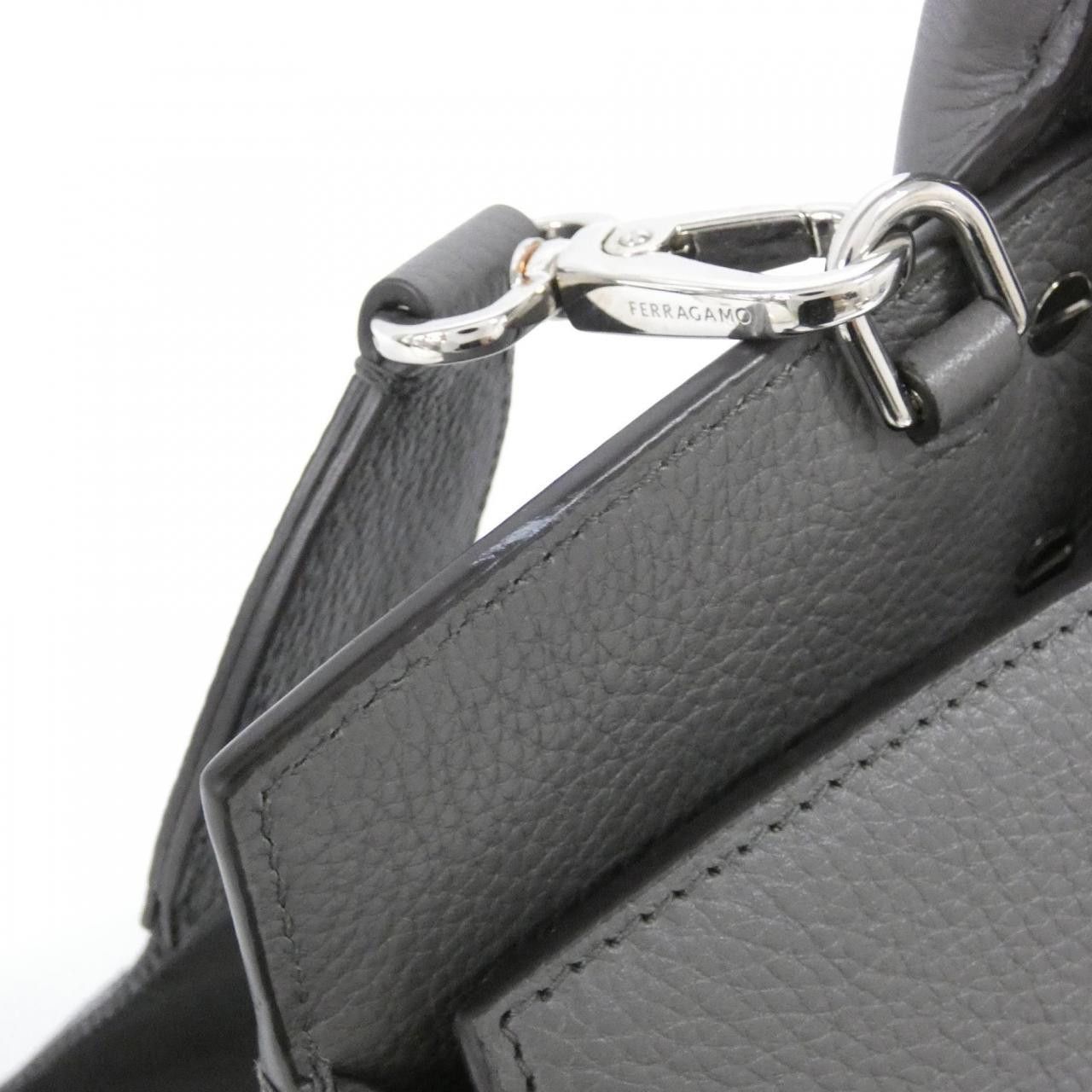 Salvatore Ferragamo Salvatore Ferragamo Salvatore Ferragamo THE STUDIO Calf Bag Leather Handbag 21 4493 DUTY FREE for USA Size ONE SIZE - 6 Thumbnail