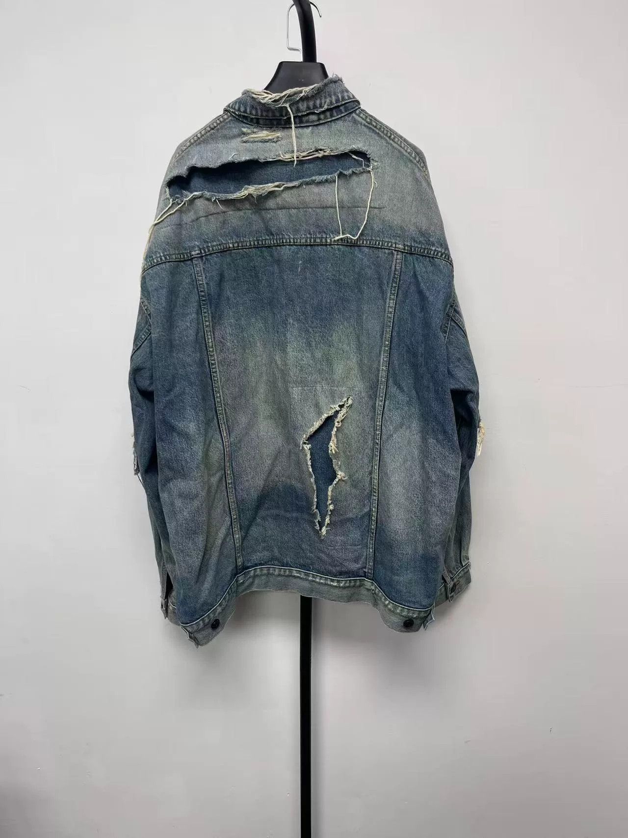 Balenciaga Balenciaga Distressed Denim Jacket Men Size US S / EU 44-46 / 1 - 2 Thumbnail