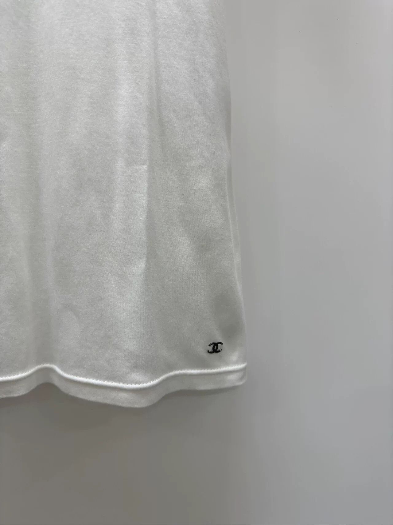Chanel chanel white embroidered short sleeve t-shirt Size US XXS / EU 40 - 3 Thumbnail