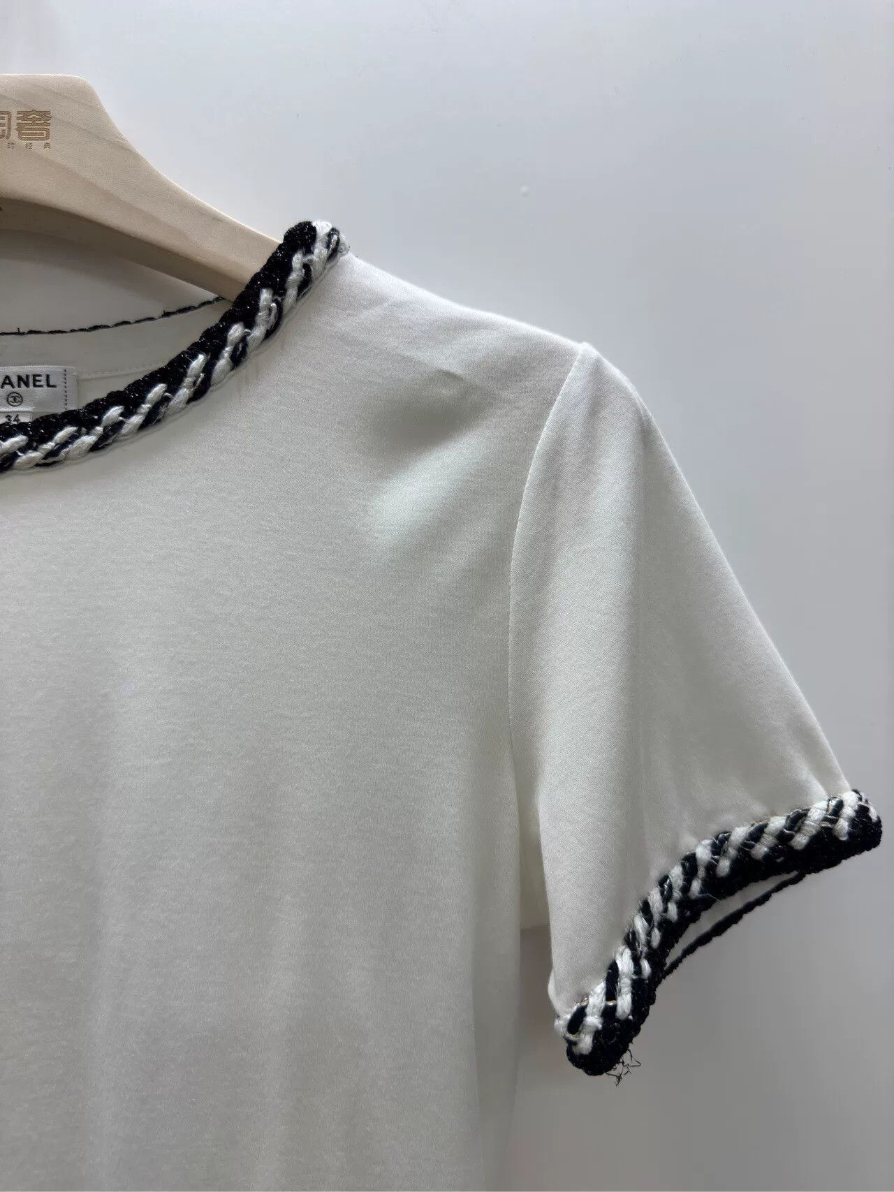 Chanel chanel white embroidered short sleeve t-shirt Size US XXS / EU 40 - 4 Thumbnail