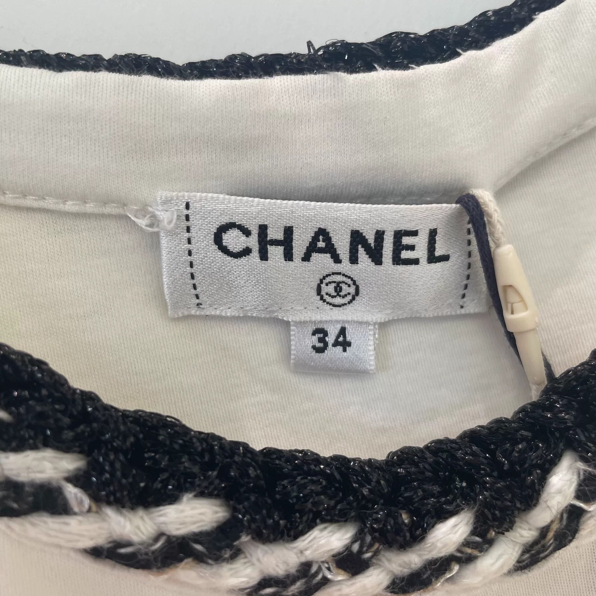 Chanel chanel white embroidered short sleeve t-shirt Size US XXS / EU 40 - 6 Thumbnail