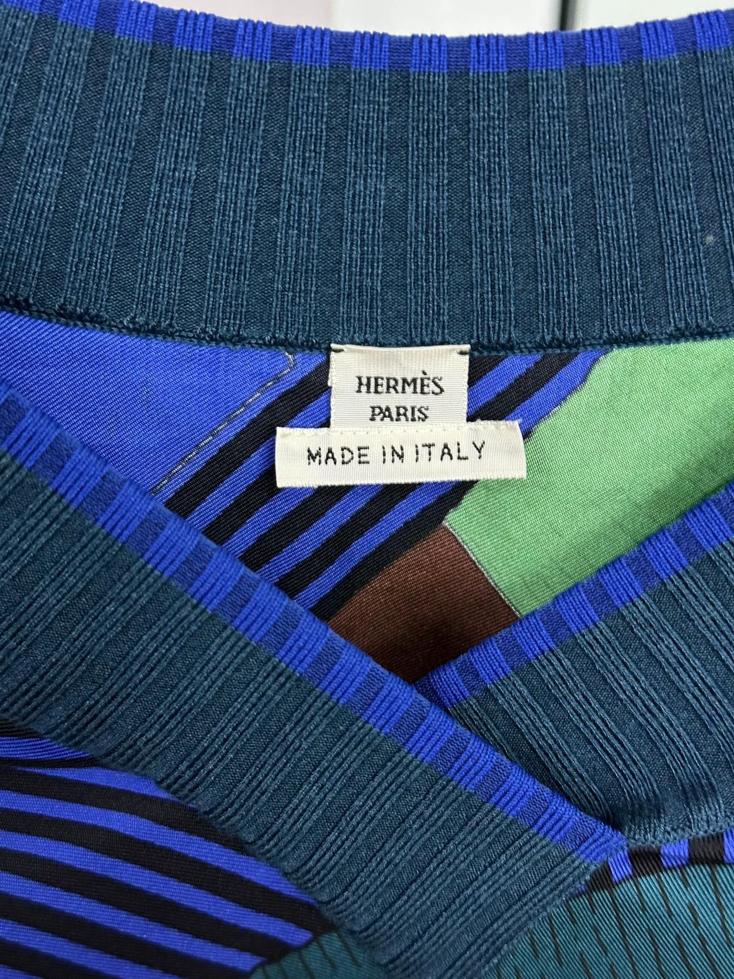 Hermes Hermes Blue V-Neck Silk Wool Sweater Size US S / EU 44-46 / 1 - 2 Thumbnail
