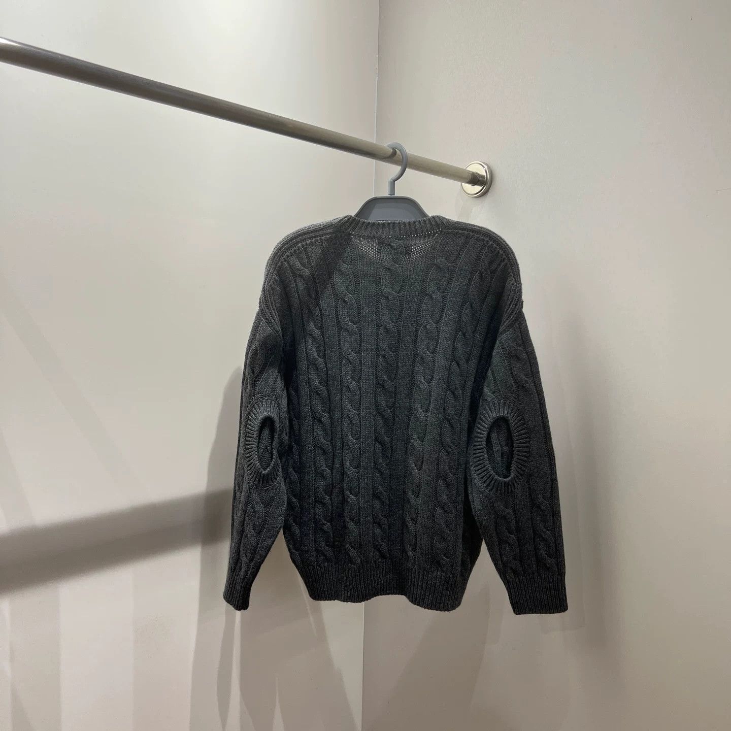 Prada prada grey cable knit cashmere sweater Size US S / EU 44-46 / 1 - 2 Thumbnail
