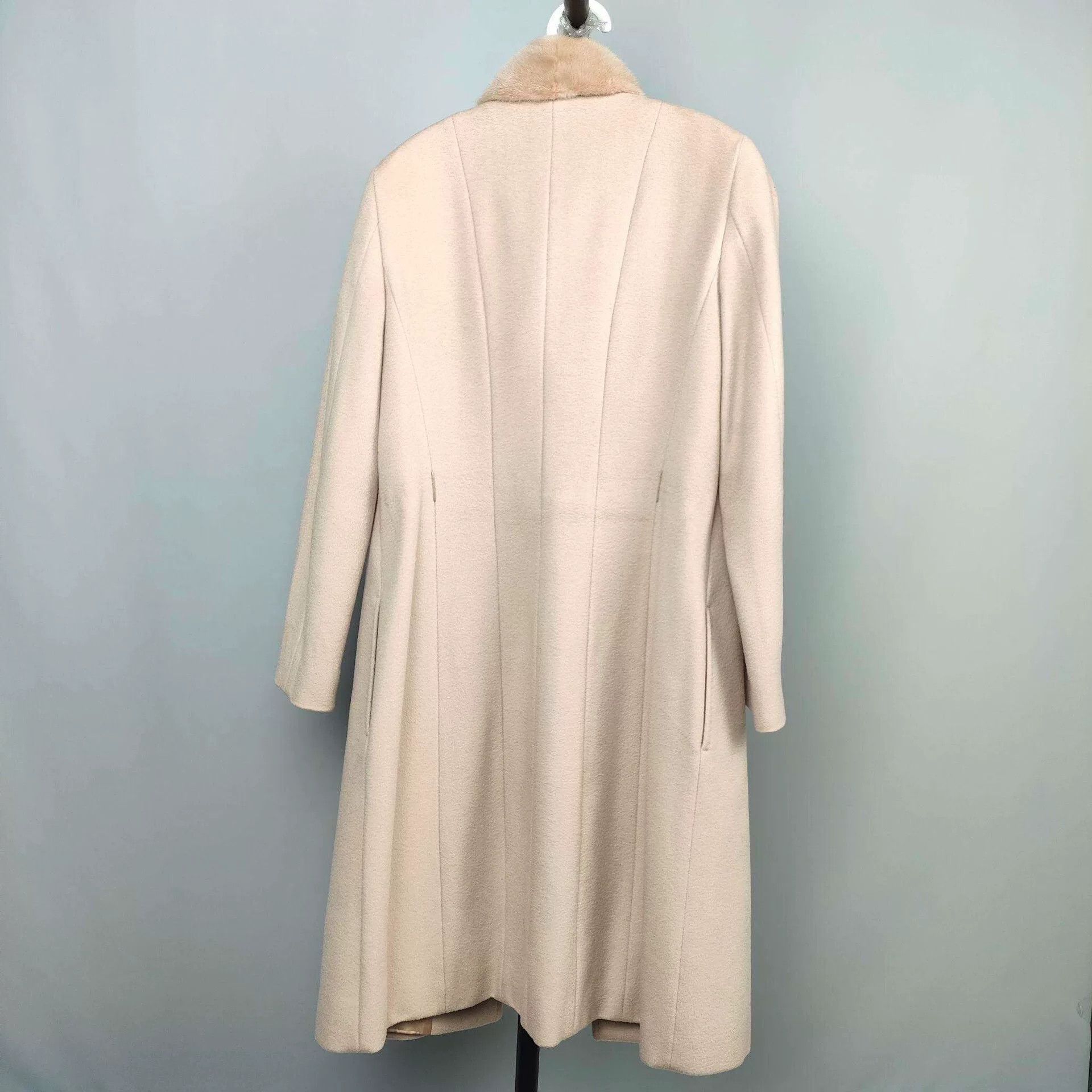 Max Mara MaxMara Beige Mid-Length Coat Size US M / EU 48-50 / 2 - 2 Thumbnail