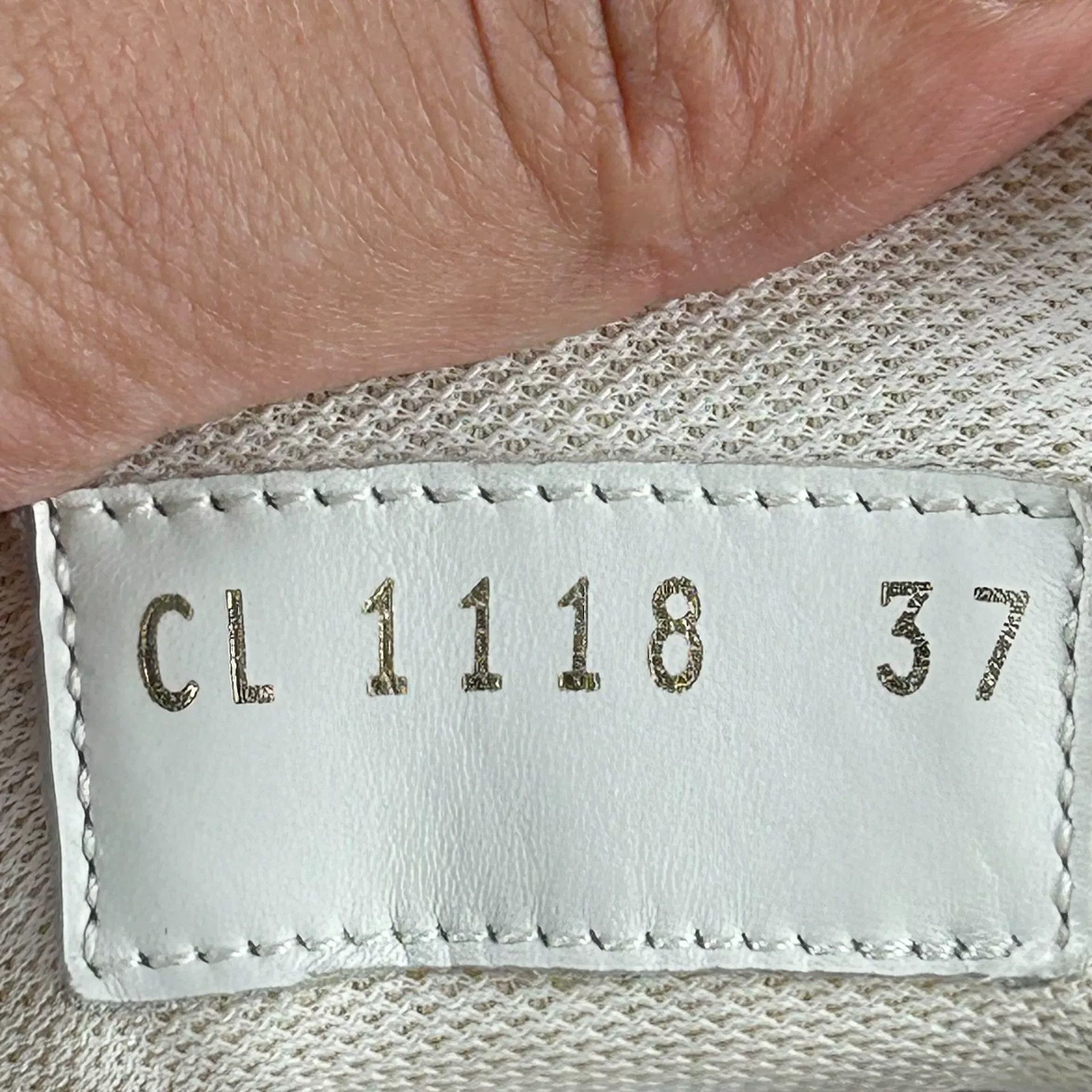 Louis Vuitton Louis Vuitton White Monogram Sneaker Size 37 Size US 6 / IT 36 - 7 Thumbnail