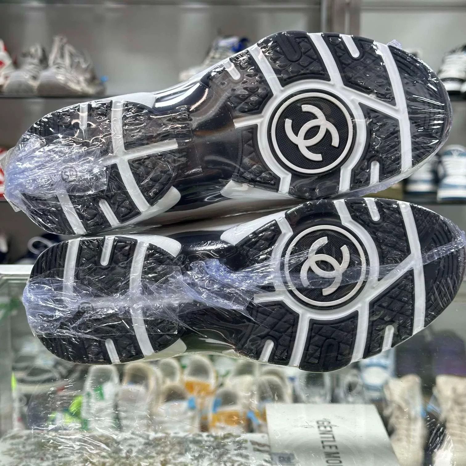 Chanel Chanel Black and White Panda Sneakers Size US 7.5 / IT 37.5 - 4 Thumbnail