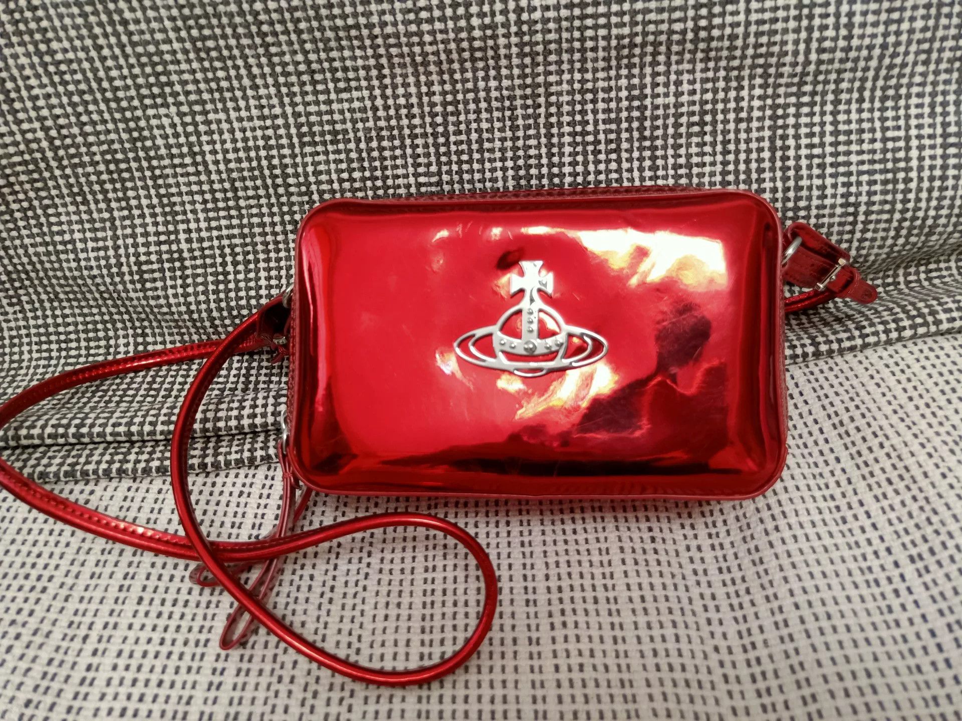 Vivienne Westwood Red Patent Leather Saturn Logo Crossbody Bag Size ONE SIZE - 2 Thumbnail