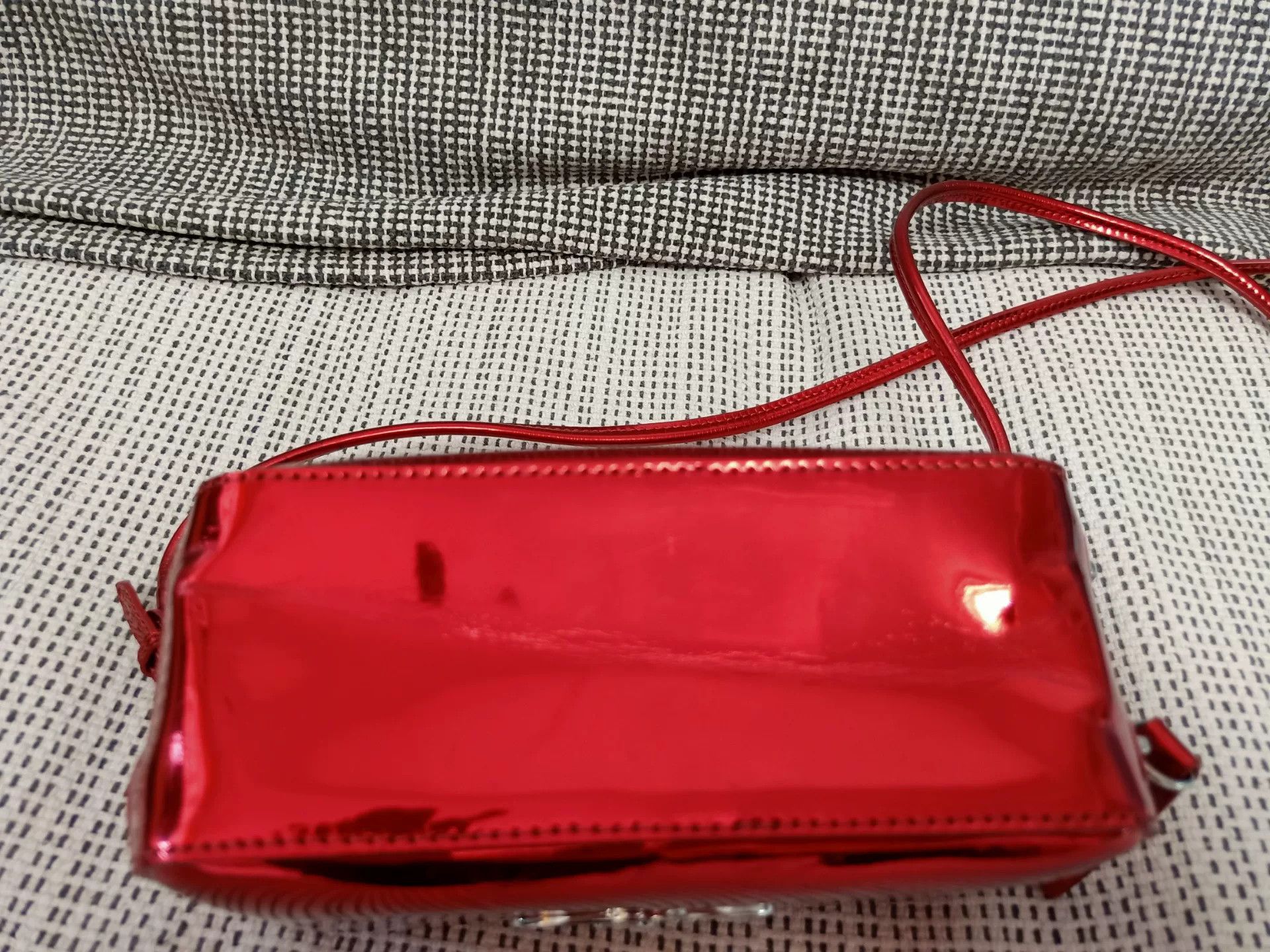Vivienne Westwood Red Patent Leather Saturn Logo Crossbody Bag Size ONE SIZE - 6 Thumbnail