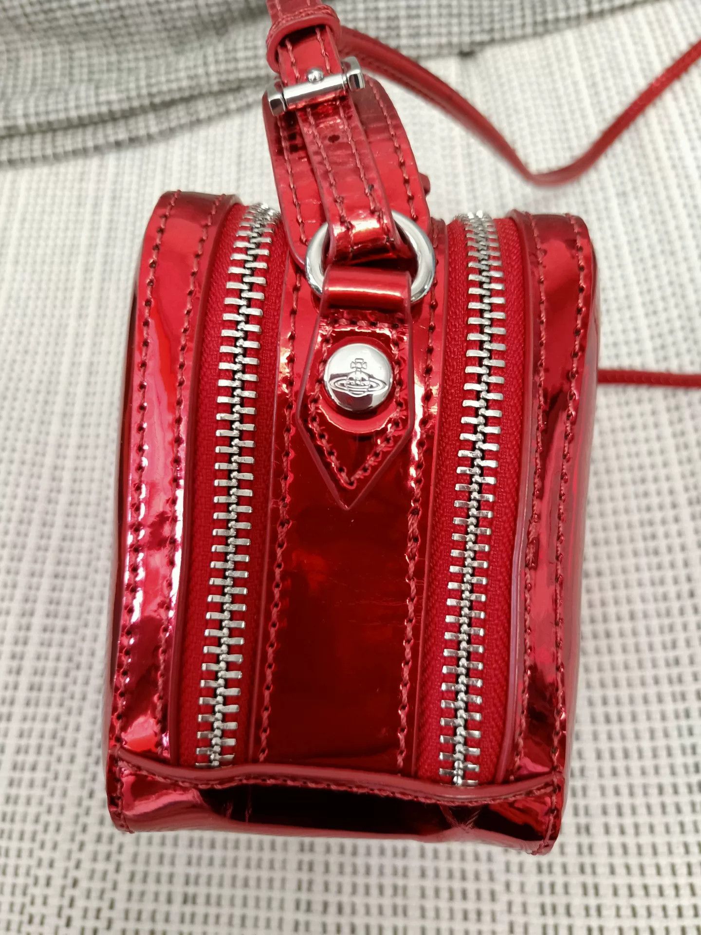 Vivienne Westwood Red Patent Leather Saturn Logo Crossbody Bag Size ONE SIZE - 9 Thumbnail
