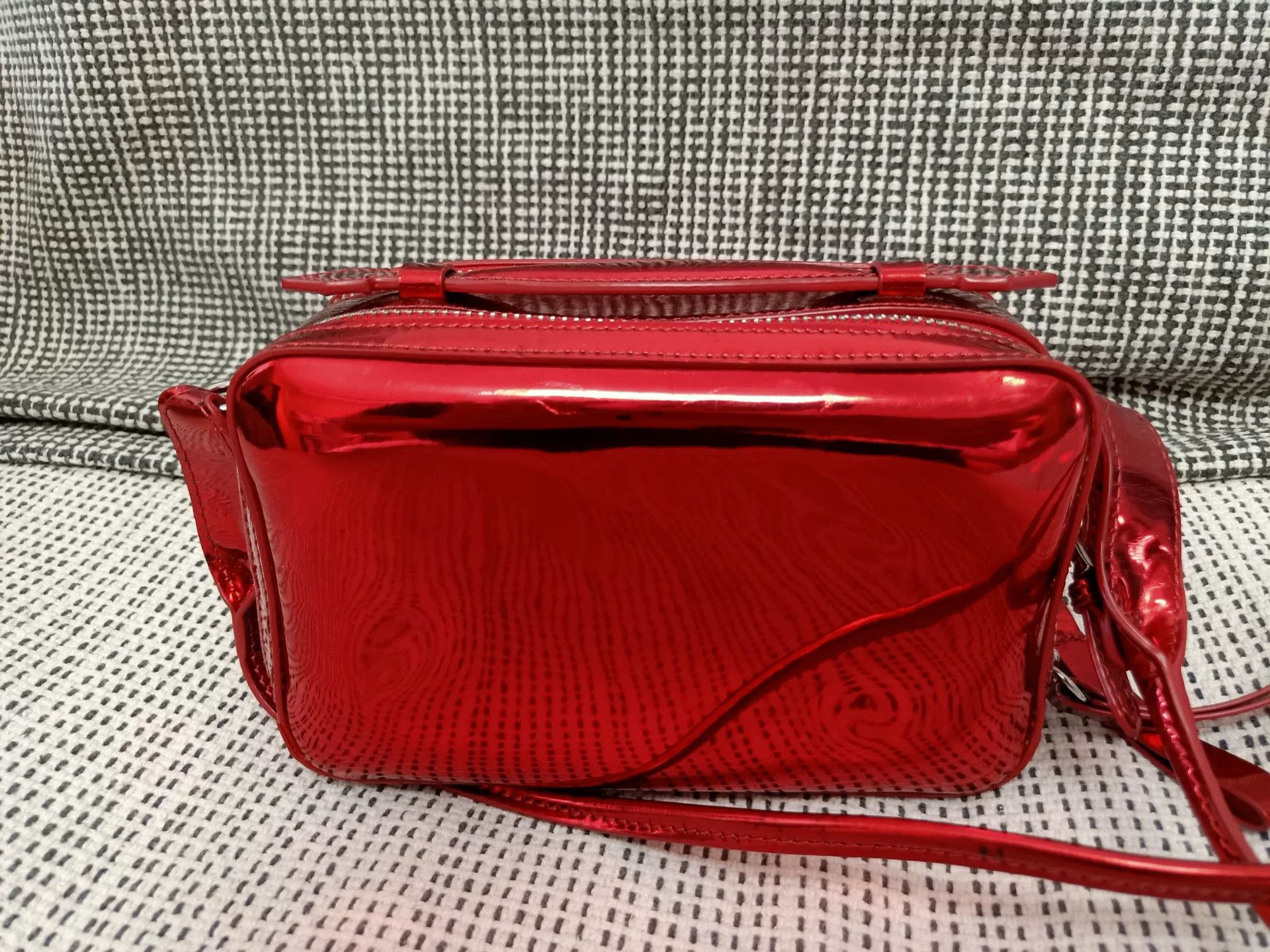 Vivienne Westwood Red Patent Leather Saturn Logo Crossbody Bag Size ONE SIZE - 5 Thumbnail