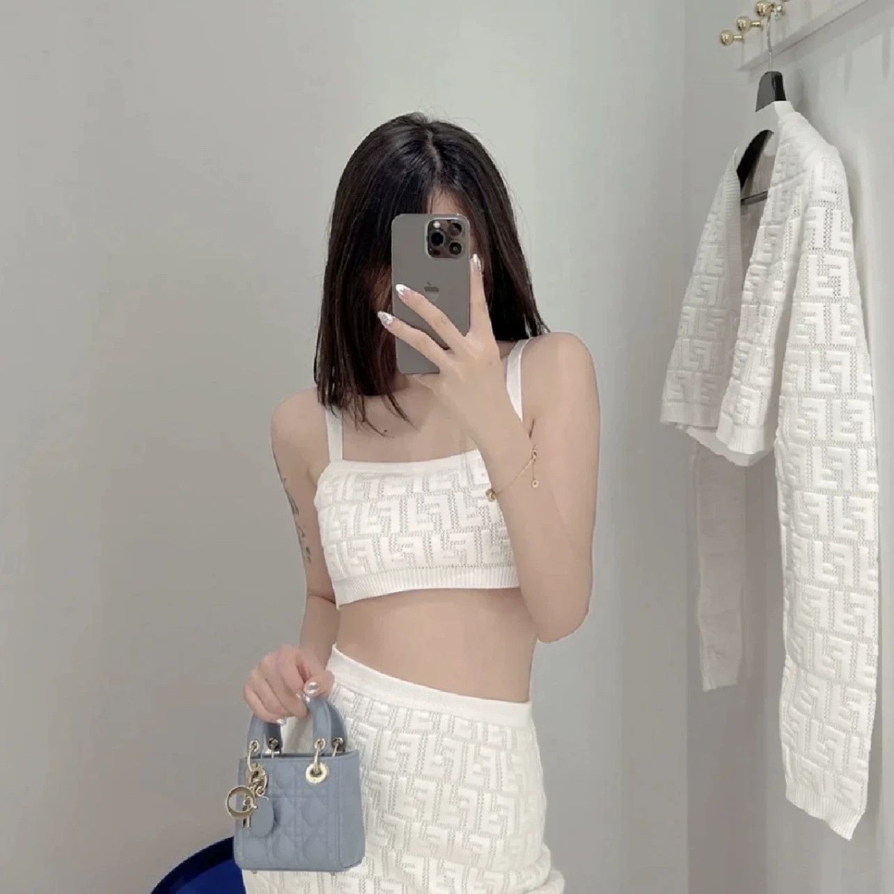 Fendi fendi embossed logo cropped cami top Size S / US 4 / IT 40 - 5 Thumbnail