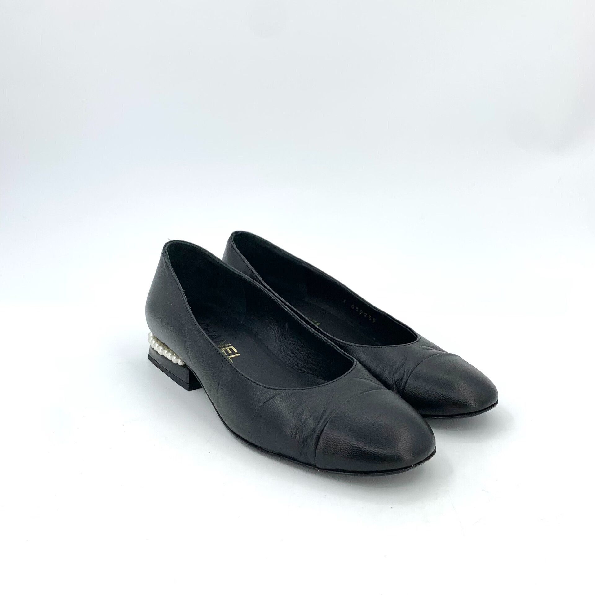 Chanel Chanel Black Leather Pearl Heel Pumps Size US 6 / IT 36 - 2 Thumbnail