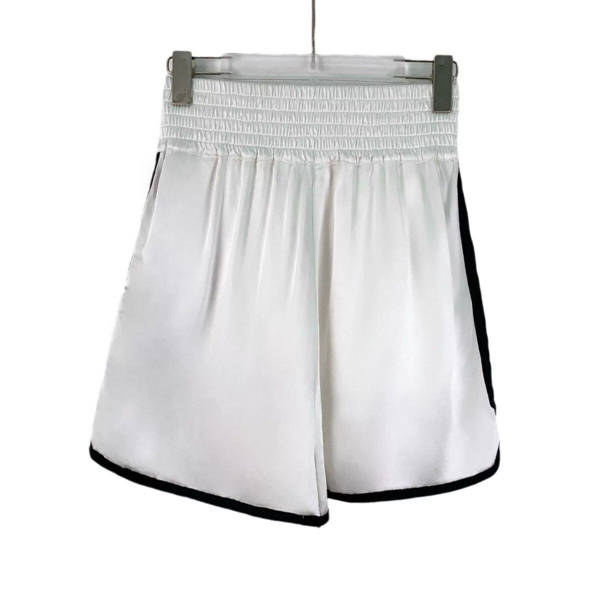 Dior white logo elastic waist casual shorts Size 28" / US 6 / IT 42 - 2 Thumbnail
