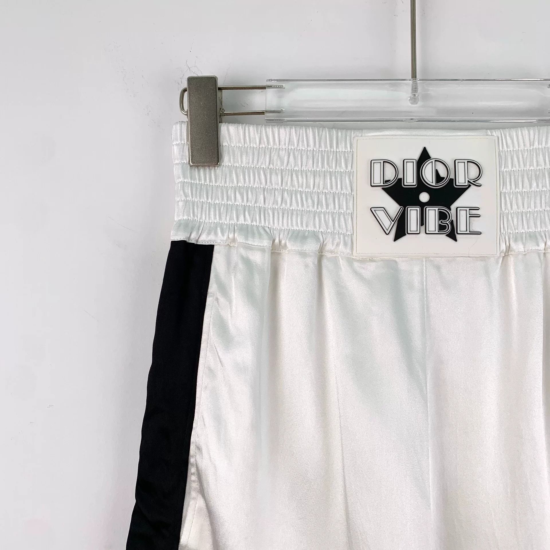 Dior white logo elastic waist casual shorts Size 28" / US 6 / IT 42 - 3 Thumbnail