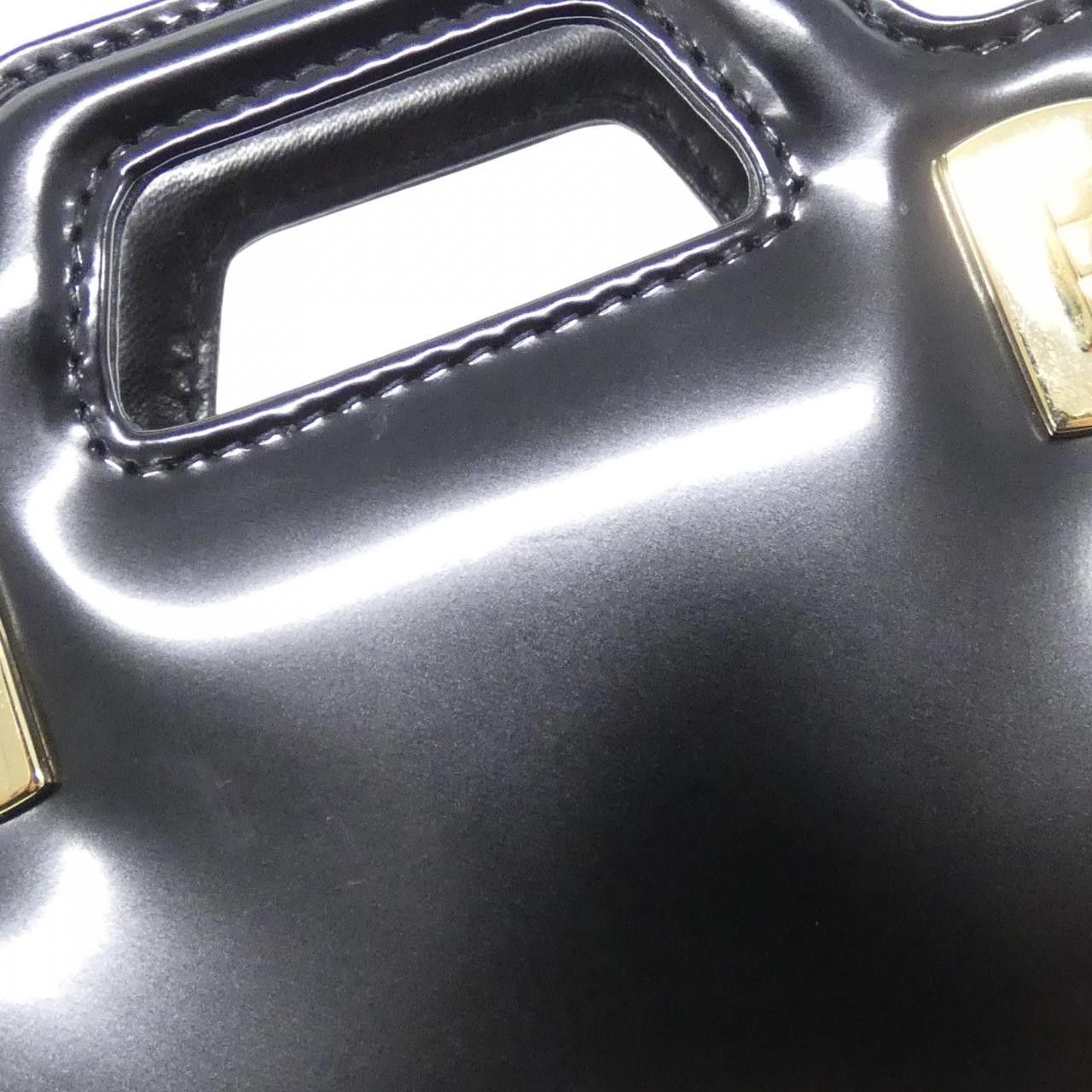 Salvatore Ferragamo Salvatore Ferragamo Salvatore Ferragamo Leather Shoulder Bag Leather Crossbody Bag 213984 DUTY FREE for USA Size ONE SIZE - 6 Thumbnail