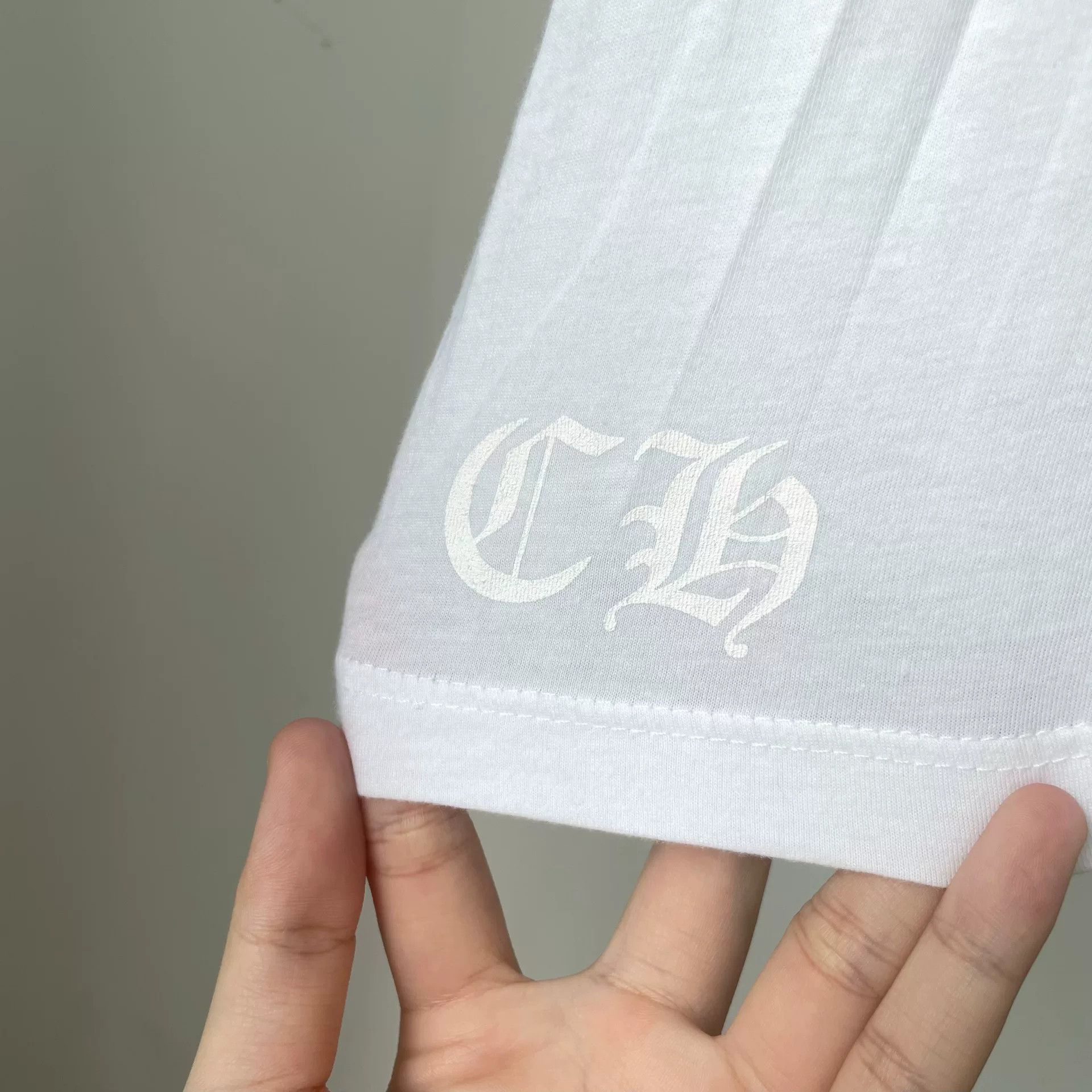 Chrome Hearts Chrome Hearts White V-Neck Short Sleeve Tee Size US XS / EU 42 / 0 - 4 Thumbnail