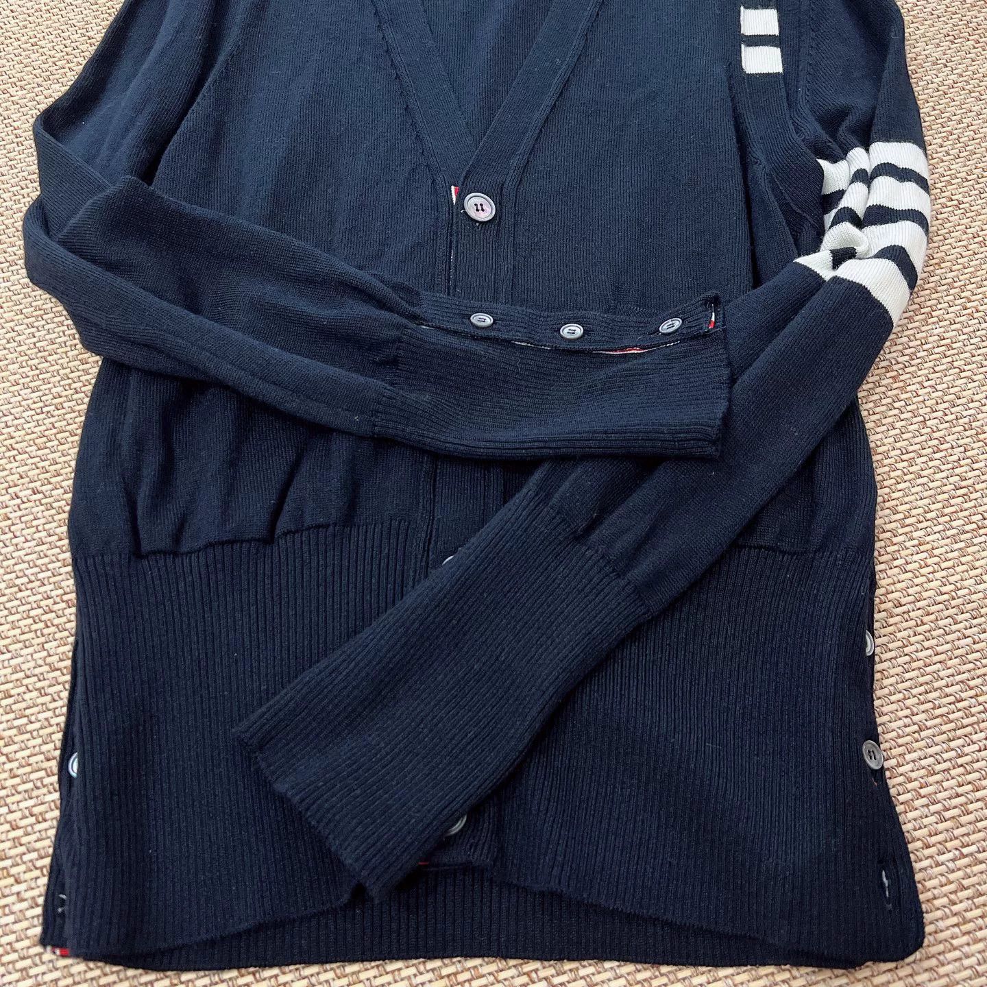 Thom Browne Thom Browne Navy Cardigan Sweater L Size US L / EU 52-54 / 3 - 3 Thumbnail