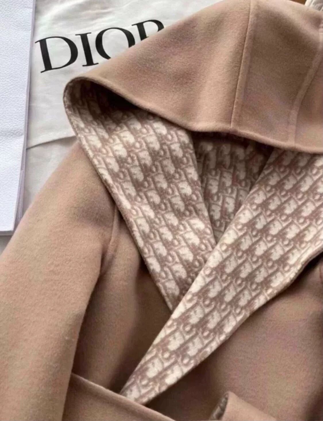 Dior dior long coat with hood and belt Size US L / EU 52-54 / 3 - 2 Thumbnail