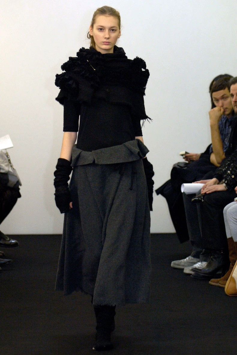 Comme des Garcons Tao Comme Des Garcons 2006 Runway Top Size US S / EU 44-46 / 1 - 6 Thumbnail