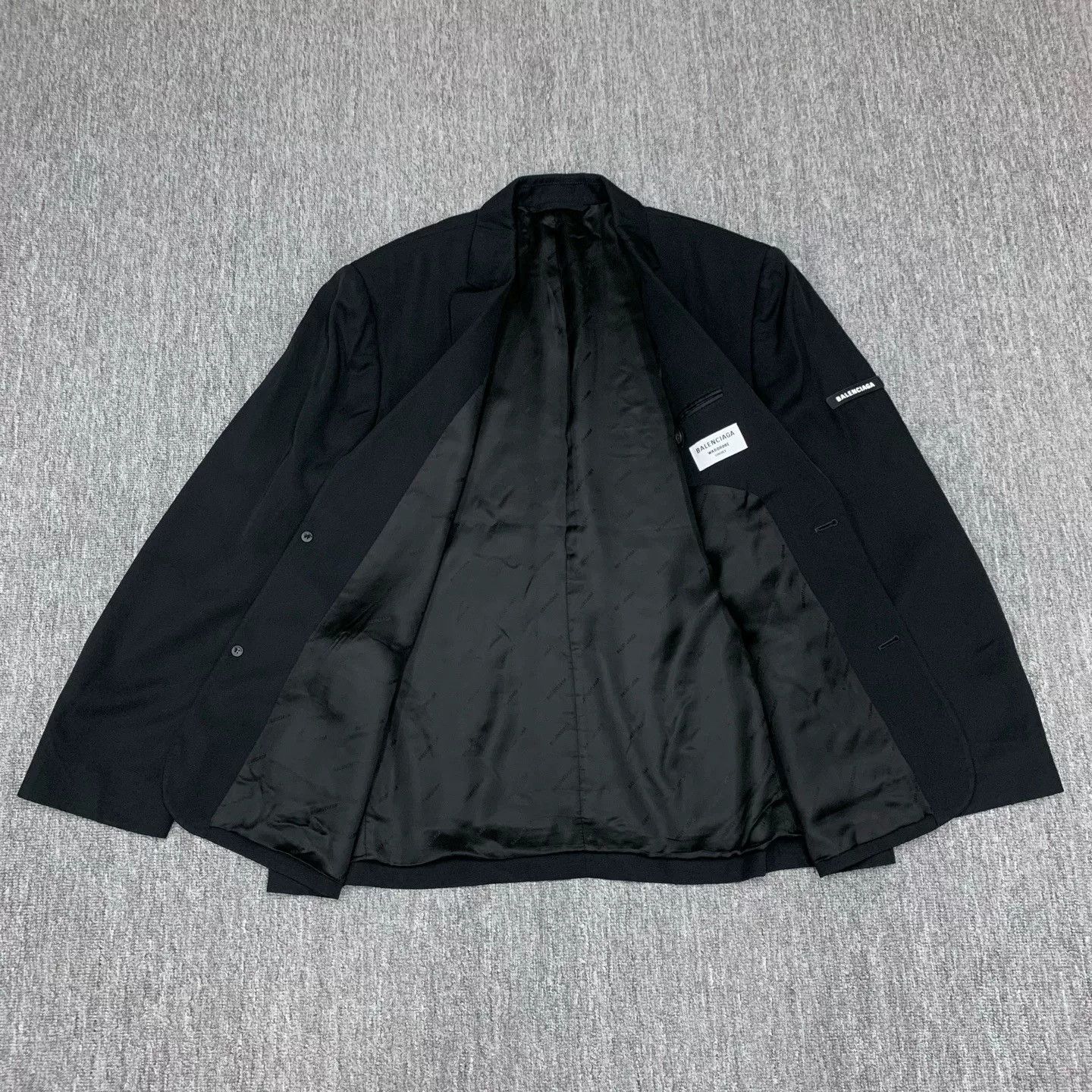 Balenciaga Balenciaga Black Sleeve Badge Blazer Size US S / EU 44-46 / 1 - 8 Thumbnail
