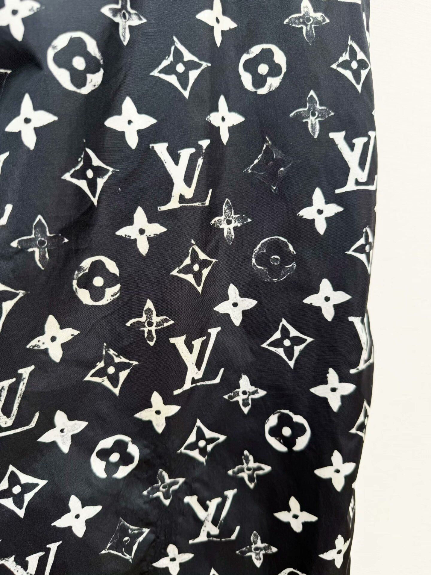 Louis Vuitton Louis Vuitton Monogram Track Pants Size US 38 / EU 54 - 7 Thumbnail