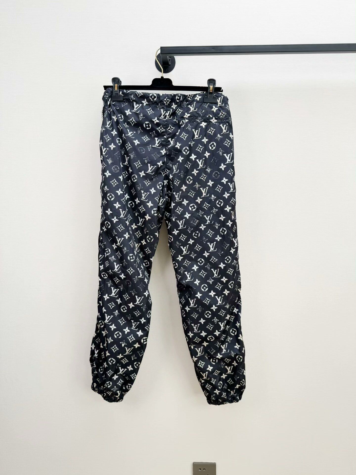 Louis Vuitton Louis Vuitton Monogram Track Pants Size US 38 / EU 54 - 6 Thumbnail