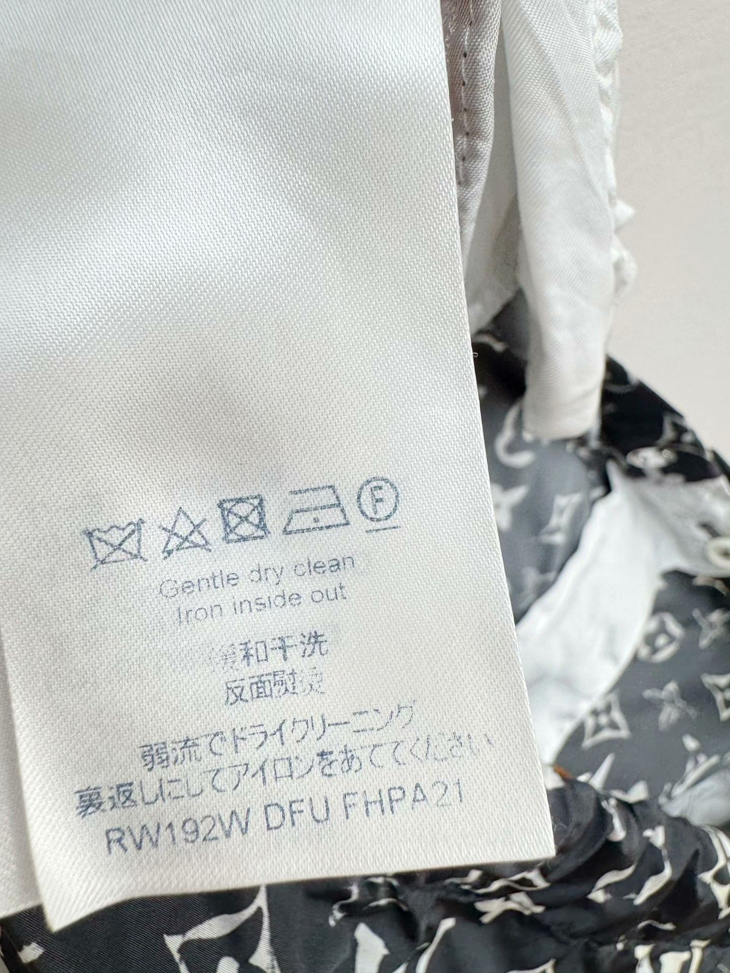 Louis Vuitton Louis Vuitton Monogram Track Pants Size US 38 / EU 54 - 9 Thumbnail