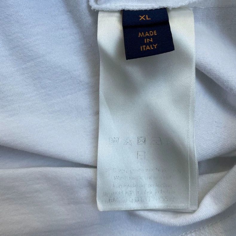 Louis Vuitton Louis Vuitton White Embossed Short Sleeve Tee Size US M / EU 48-50 / 2 - 7 Thumbnail