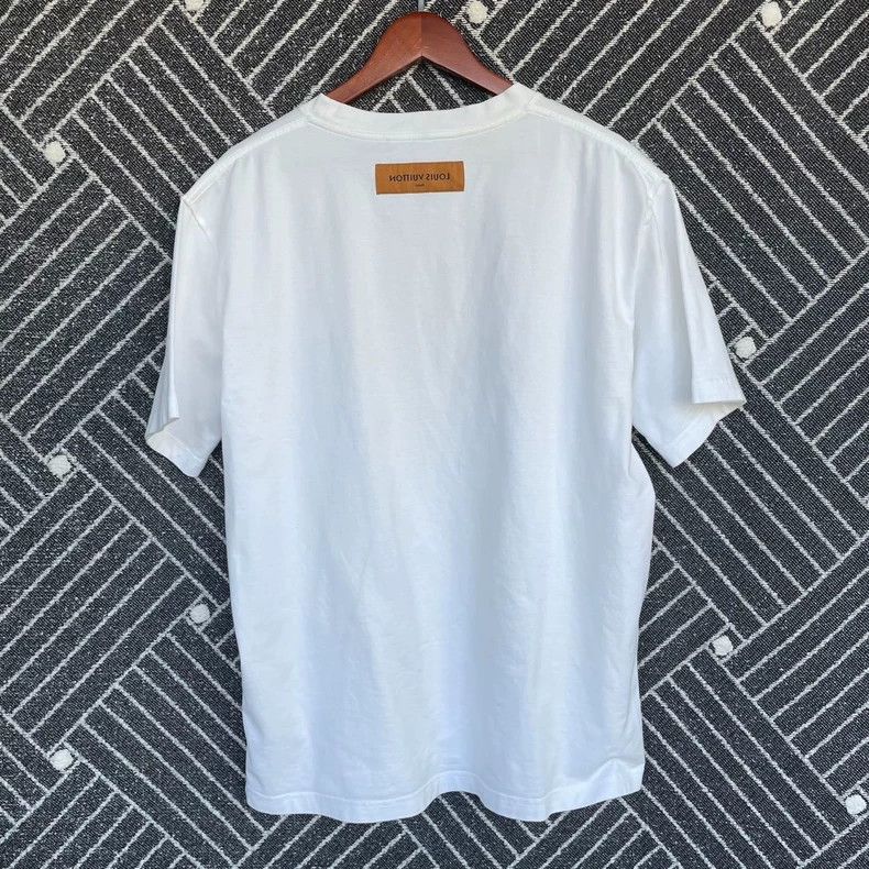 Louis Vuitton Louis Vuitton White Embossed Short Sleeve Tee Size US M / EU 48-50 / 2 - 2 Thumbnail