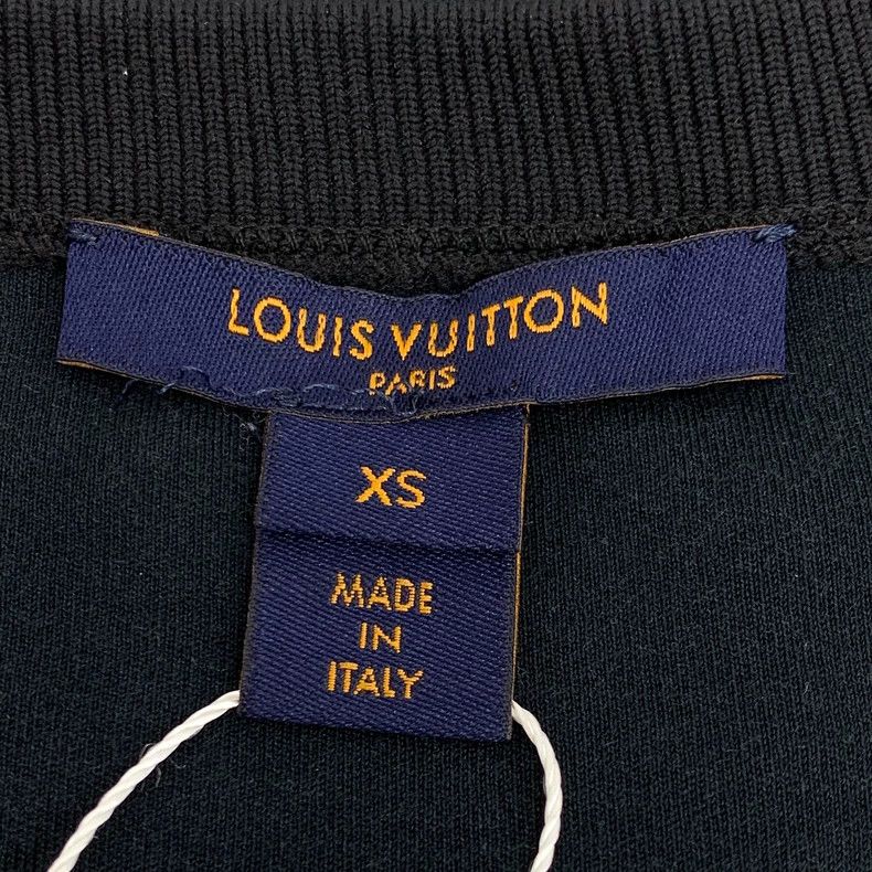 Louis Vuitton Louis Vuitton Colorblock Logo Heart Print T-shirt Size US XS / EU 42 / 0 - 5 Thumbnail